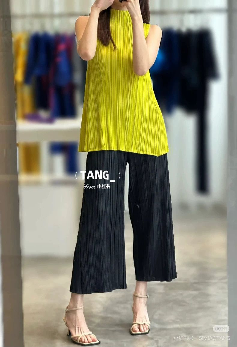 Issey Miyake Issey Miyake size:3 Mustard yellow vest Size XS / US 0-2 / IT 36-38 - 4 Thumbnail