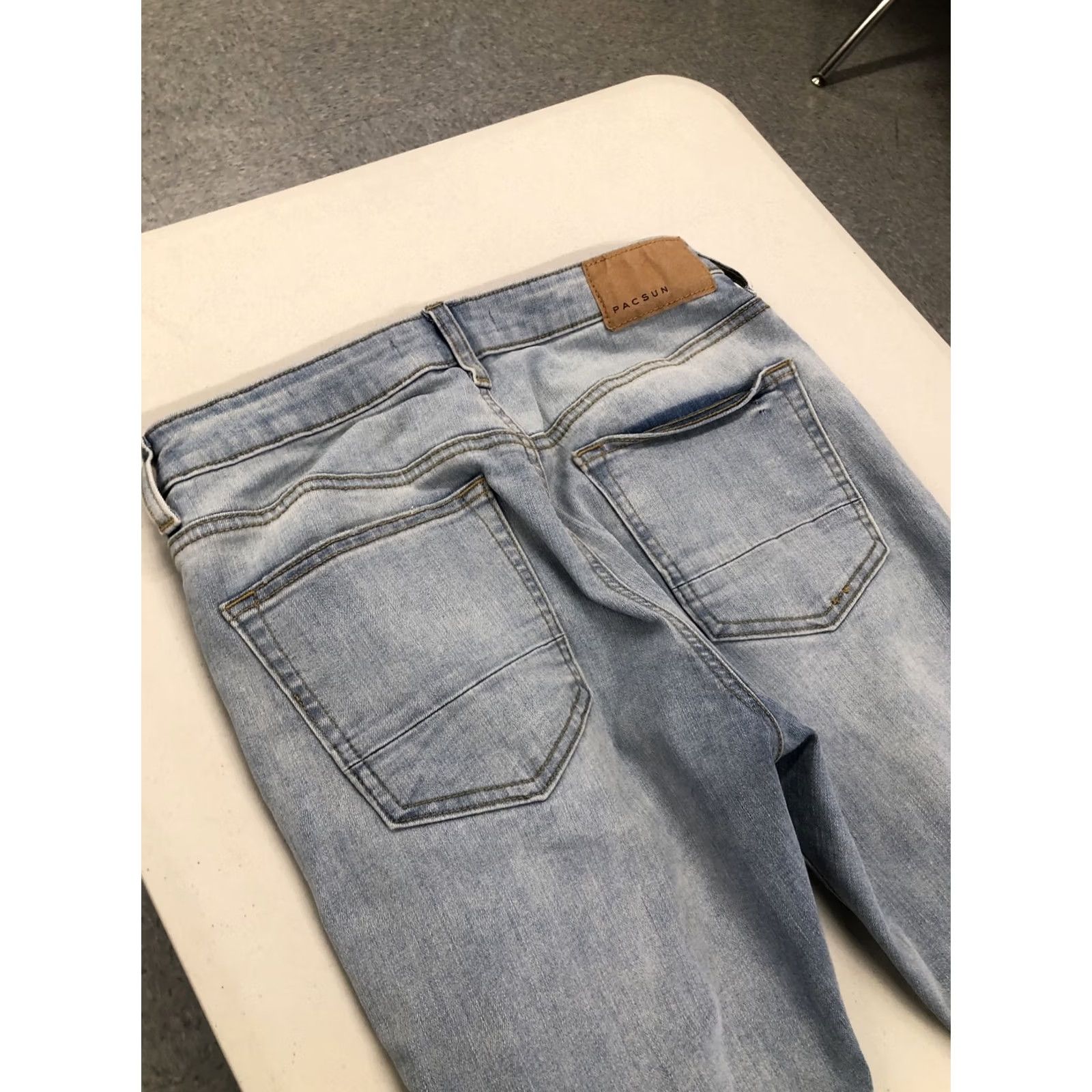 Pacsun PacSun Men’s Slim Taper Jeans Size 30 X27 Distressed Denim Wash PacSun Jeans Slim Tapered Jean Blue 5-Pocket Mens Regular Waist Rise Mid 10-12 in Size US 31 - 6 Thumbnail