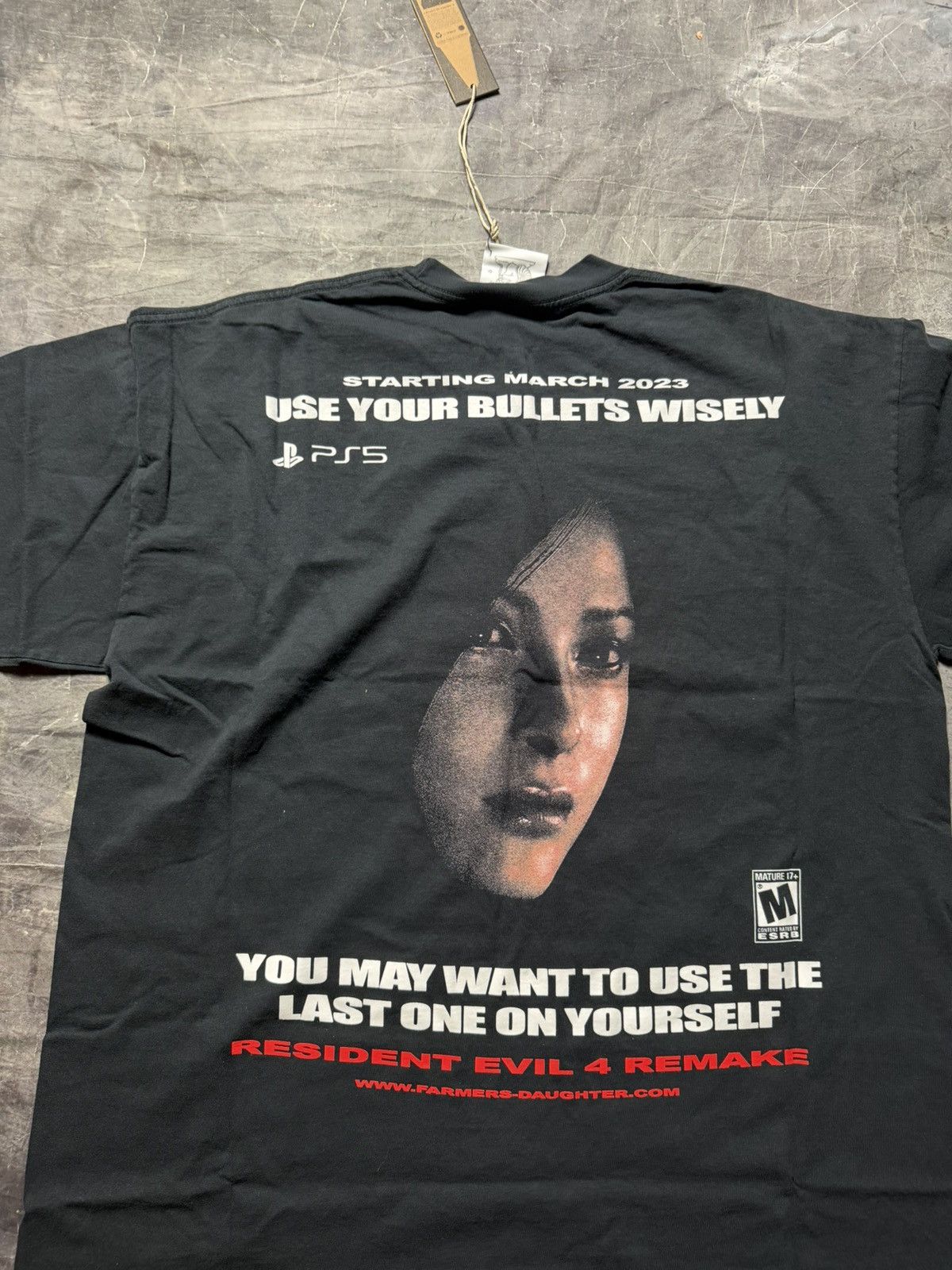 Online Ceramics Farmers Daughter Resident Evil 4 Ada Wong T-Shirt Size US L / EU 52-54 / 3 - 4 Thumbnail