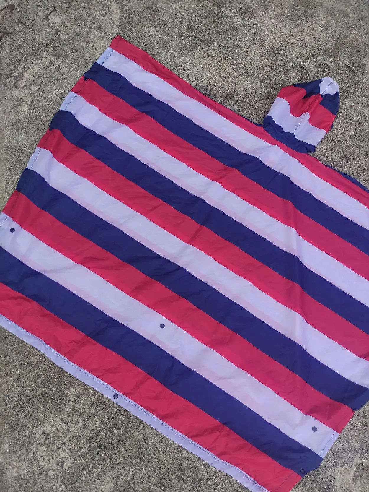 Tommy Hilfiger NOS🔥 TOMMY HILFIGER PONCHO /CAPE RAINCOAT Size US L / EU 52-54 / 3 - 10 Thumbnail