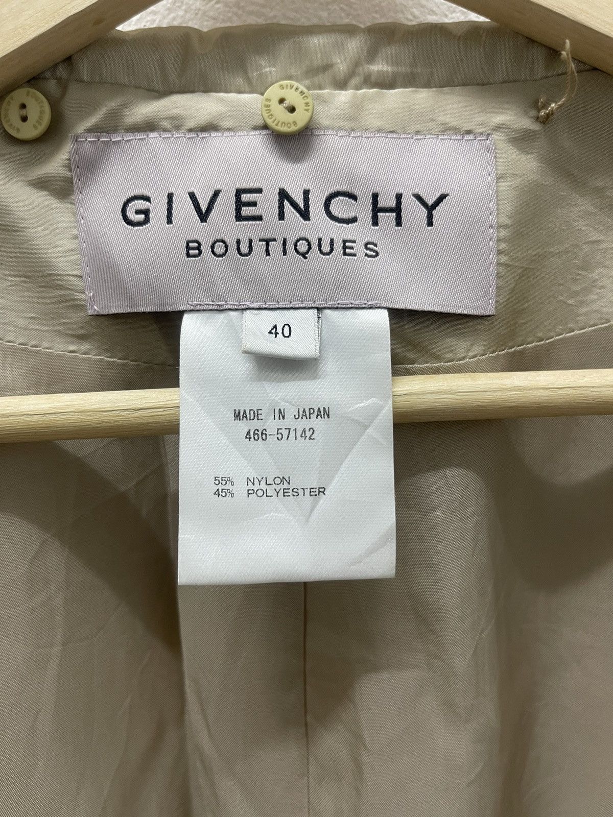 Givenchy Givenchy Boutiques Puffer Buttons Jacket Size S / US 4 / IT 40 - 13 Thumbnail