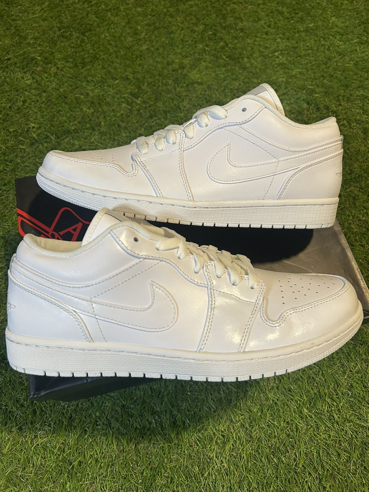 Jordan Brand DS Jordan 1 Low Triple White 2013 Size US 11 / EU 44 - 1 Thumbnail