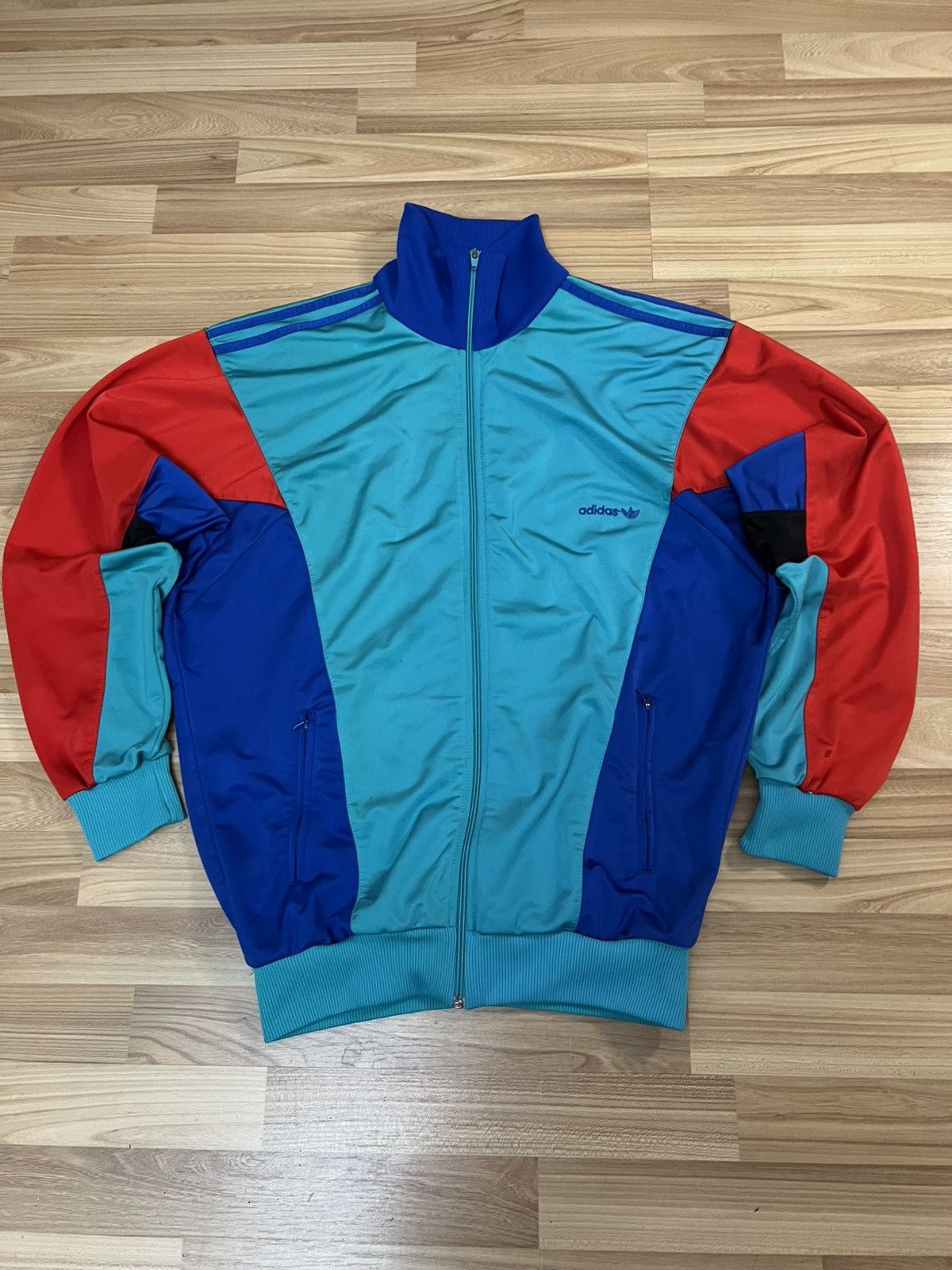 トップス 90's adidas track jacket vintage 90s ADIDAS RED BLACK WHITE THREE STRIPE ZIP UP NYLON