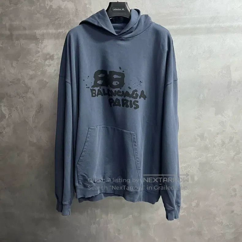 Balenciaga Balenciaga Blue logo pattern printed long-sleeved sweatshi Size US L / EU 52-54 / 3 - 1 Thumbnail