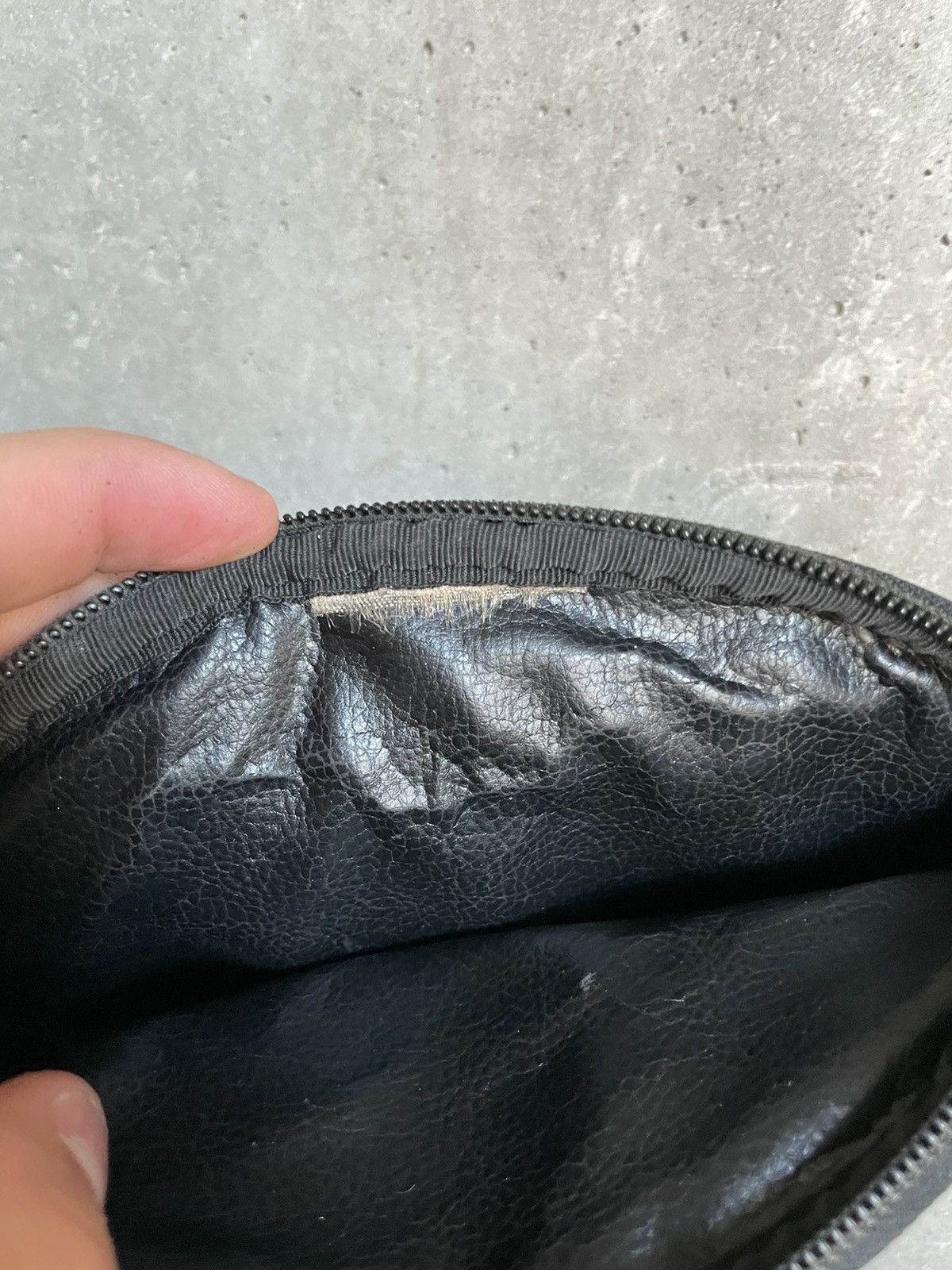 Fendi Vintage 90s Fendi Distressed Shoulder Crossbody Bag Size ONE SIZE - 14 Thumbnail