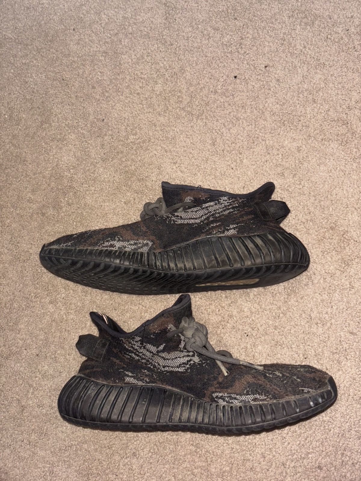 Adidas × Yeezy Yeezy Size US 9 / EU 42 - 2 Thumbnail