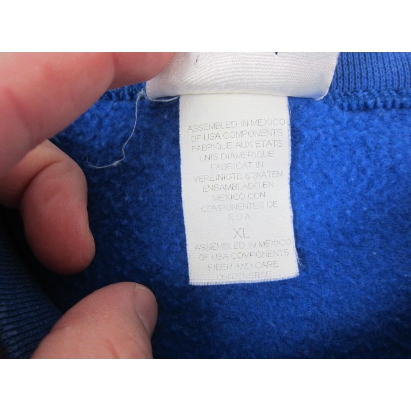 Disney VINTAGE Disney Mickey Mouse Sweatshirt Mens XL Blue 90s Cartoon 3D Logo Crew Neck Fleece Pullover Size US XL / EU 56 / 4 - 6 Thumbnail