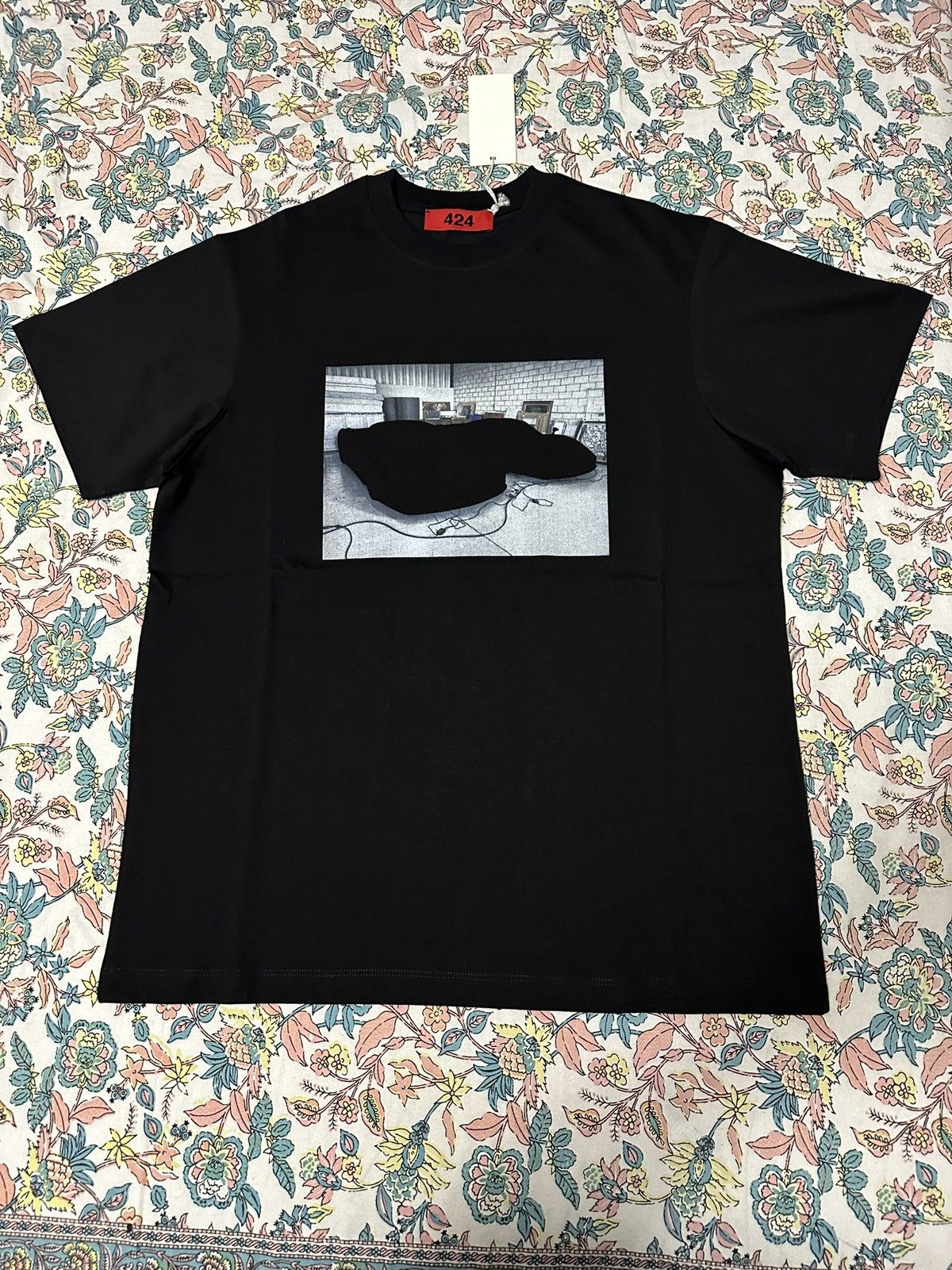 424 424 CARS IN GARAGE TEE Size US S / EU 44-46 / 1 - 1 Thumbnail