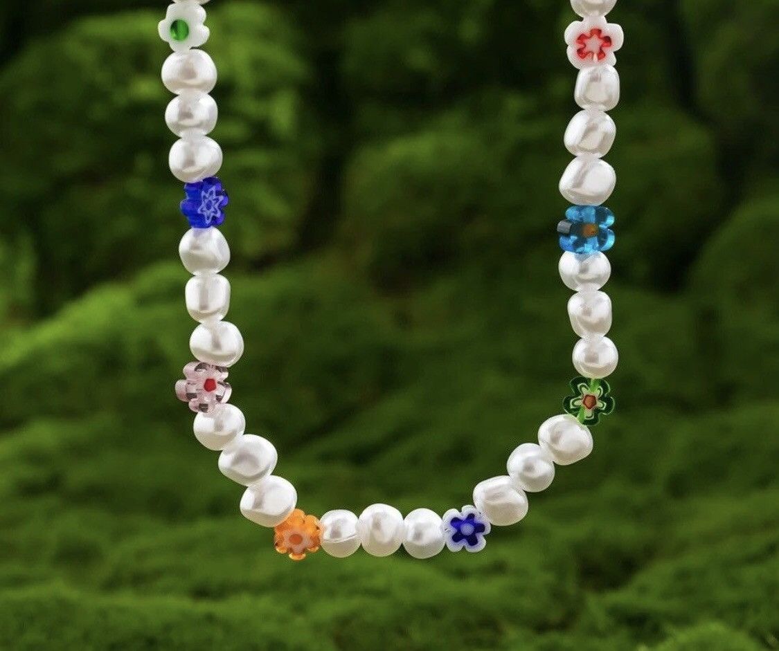 Jewelry Kpop Fashion Irregular Simulated Pearls Flower Necklace Size ONE SIZE - 2 Thumbnail