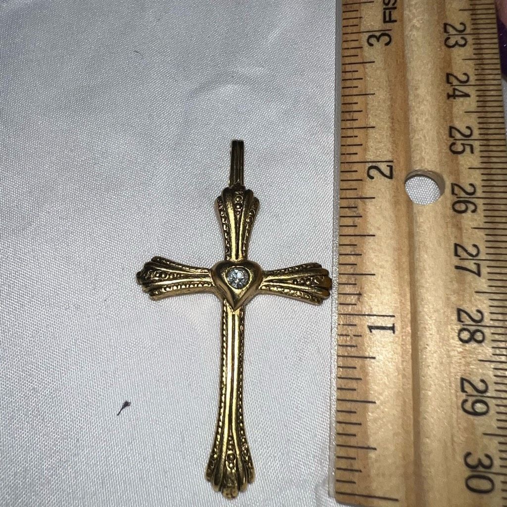 Vintage Vintage Gold Tone With Crystal in Center Cross Pendant Slide Size ONE SIZE - 5 Thumbnail