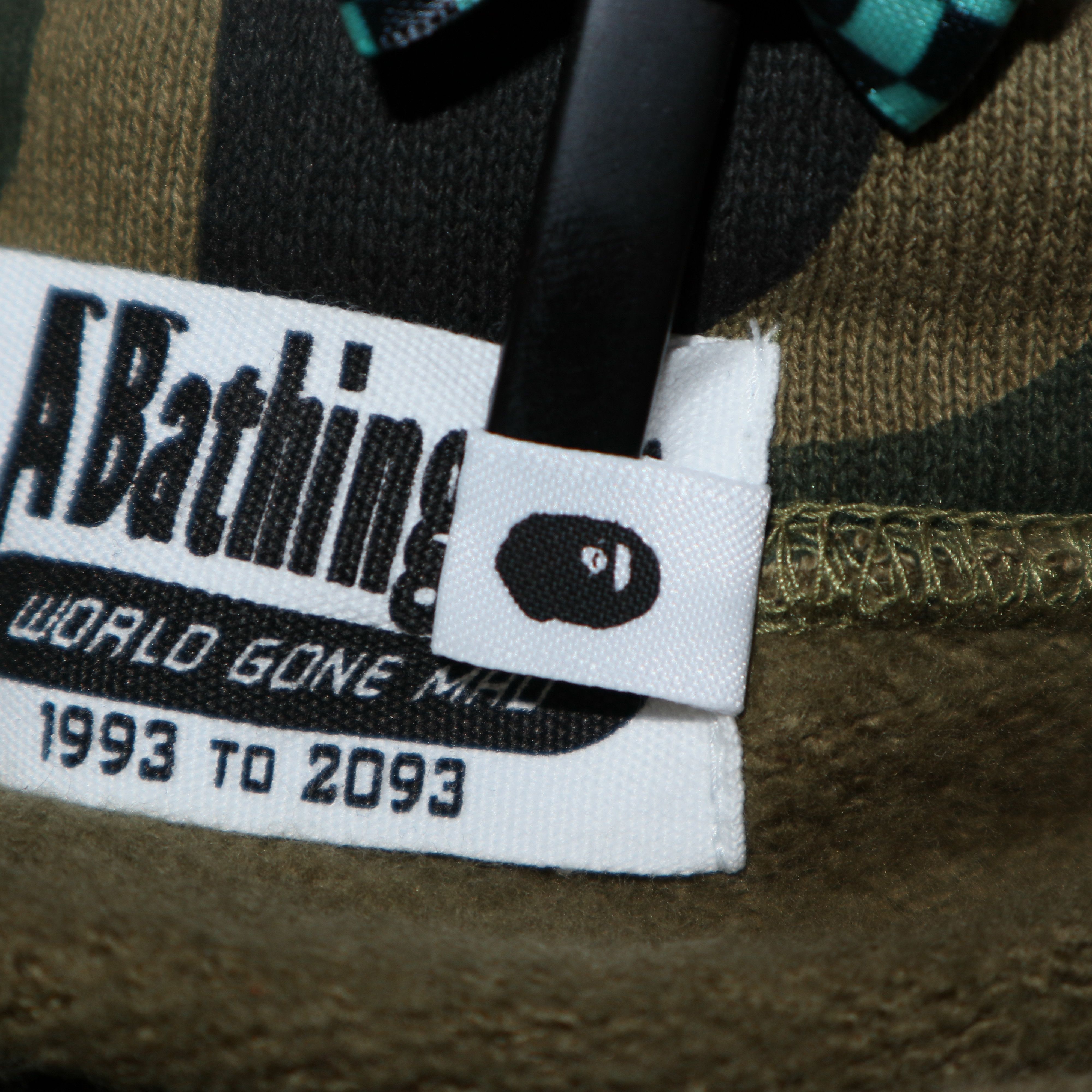Bape A Bathing Ape Ape Head Logo 1st Camo Hoodie Size US M / EU 48-50 / 2 - 5 Thumbnail