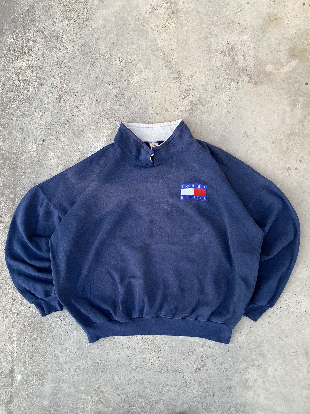 Vintage Vintage 90s Tommy Hilfiger Baggy Boxy Sweatshirt Size US XXL / EU 58 / 5 - 4 Thumbnail
