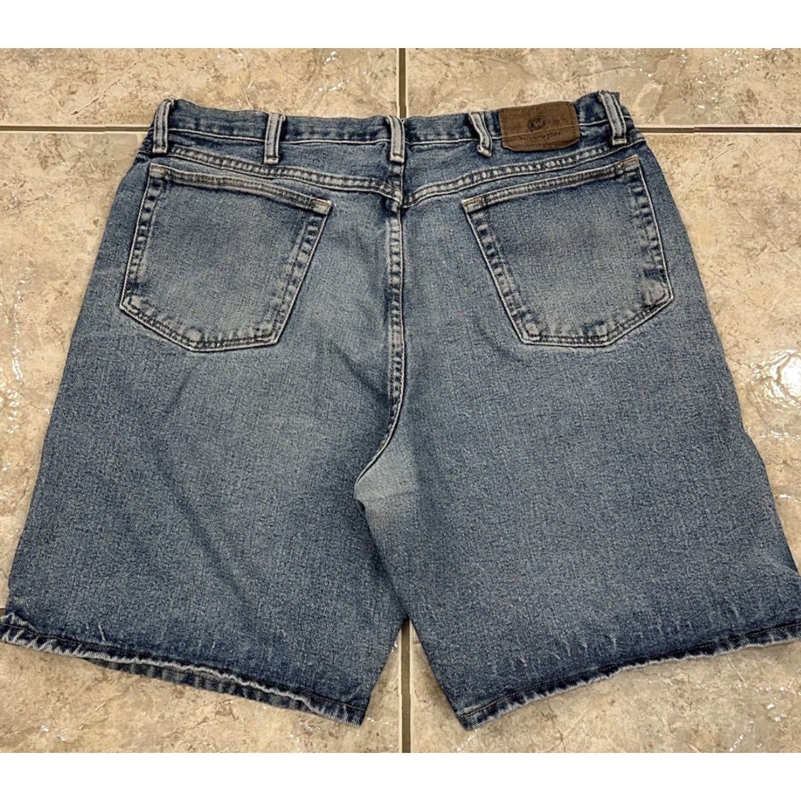 Wrangler Wrangler Denim 36 Mens Relaxed Fit 9" Shorts Bermuda Jorts Distressed Denim Blue Light Wash 5 Pocket Cargo Workwear Casual Outdoor Mens Size US 36 / EU 52 - 2 Thumbnail