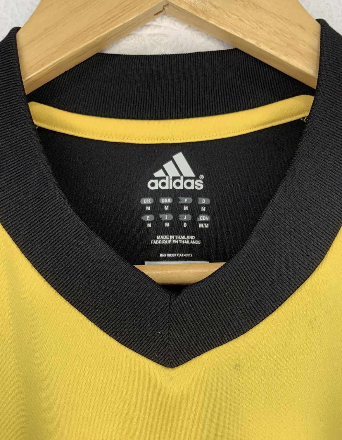 Adidas ABERDEEN ADIDAS 2012/2013 AWAY KIT SOCCER JERSEY FOOTBALL Size US M / EU 48-50 / 2 - 3 Thumbnail