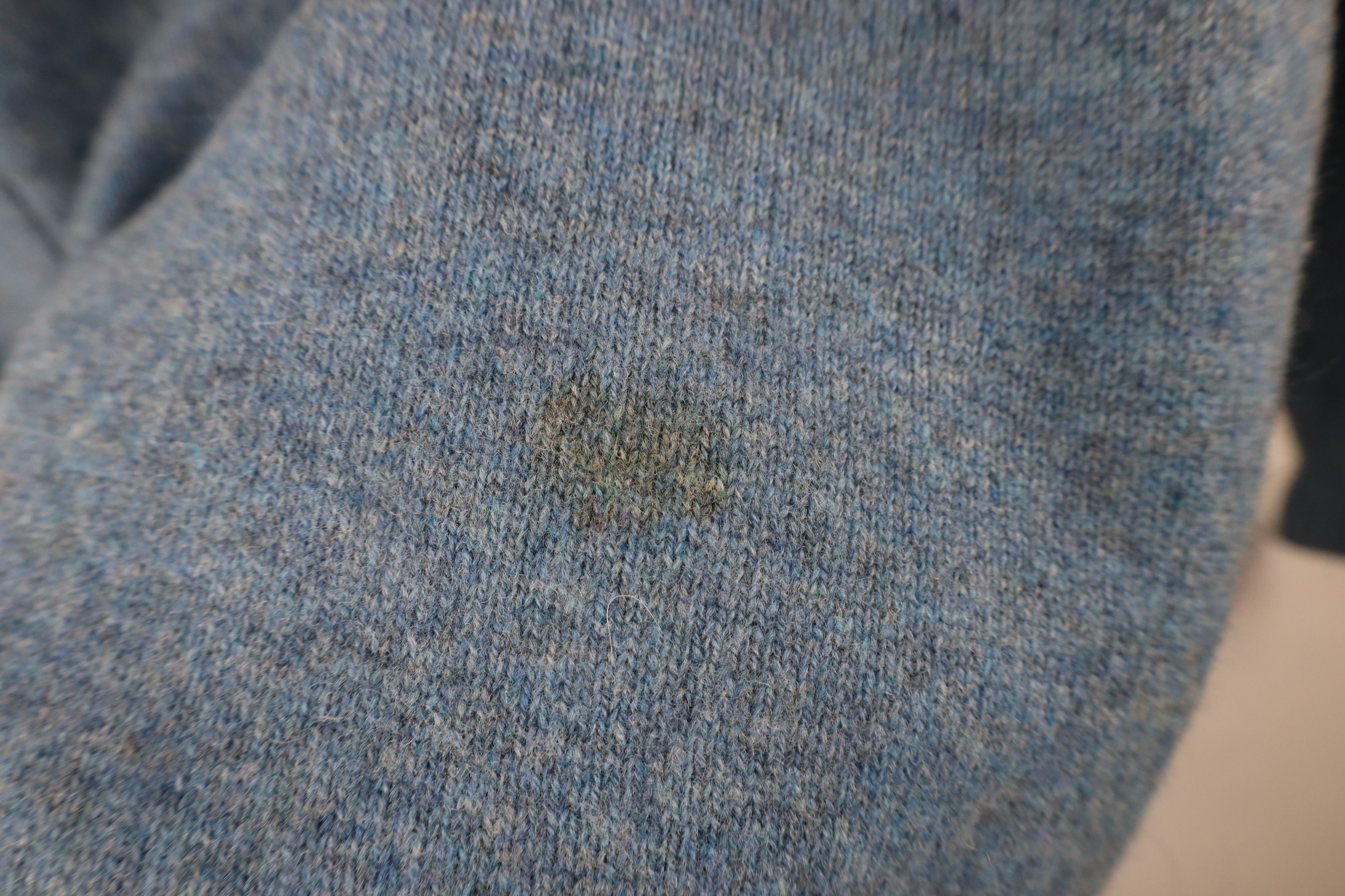 Vintage Vintage 70s Streetwear Blank Lambswool Knit V-Neck Sweater Size US XL / EU 56 / 4 - 5 Thumbnail