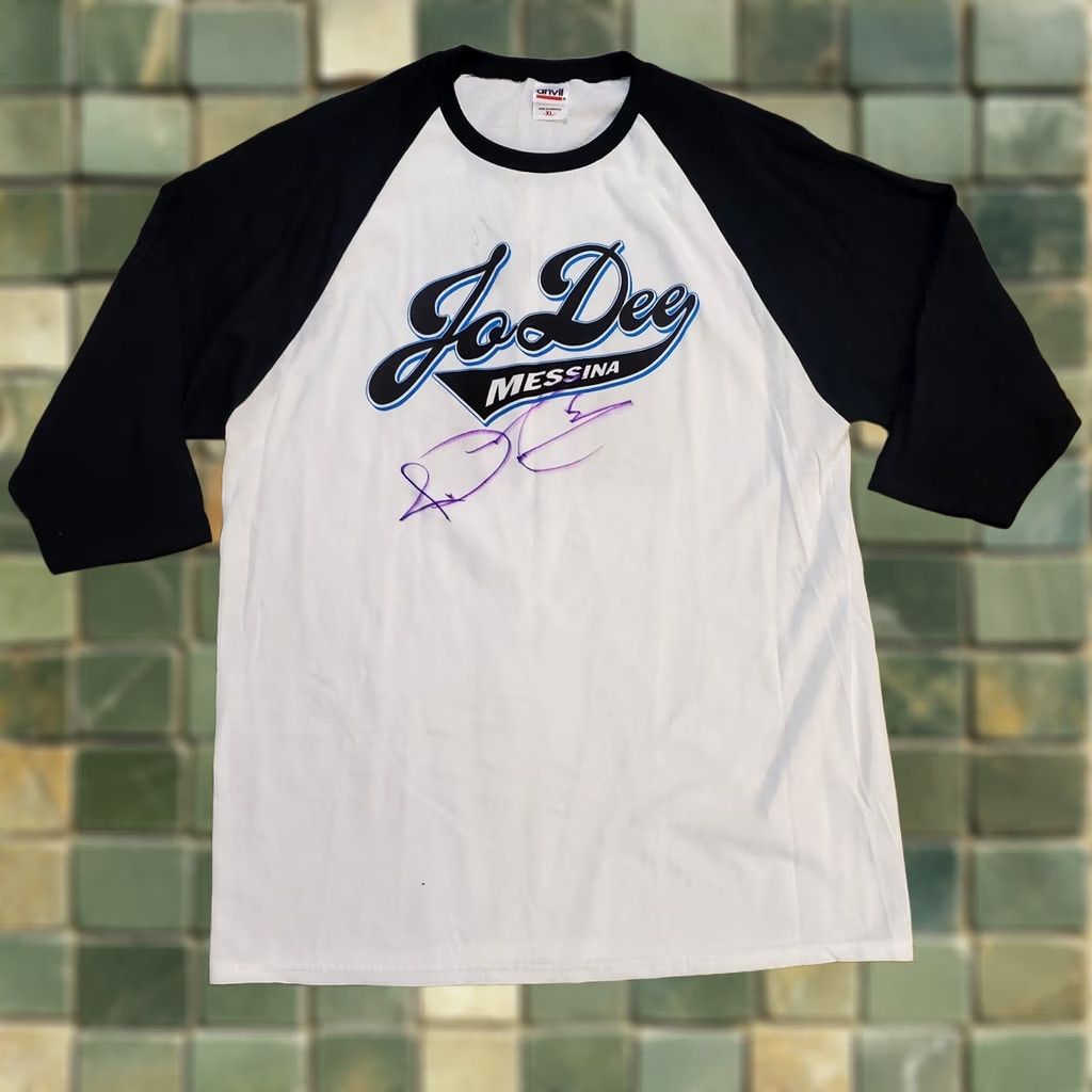 Anvil VINTAGE Jo Dee Messina Autographed Raglan T Shirt Country Concert Music 2011 Mens XL Size US XL / EU 56 / 4 - 1 Thumbnail