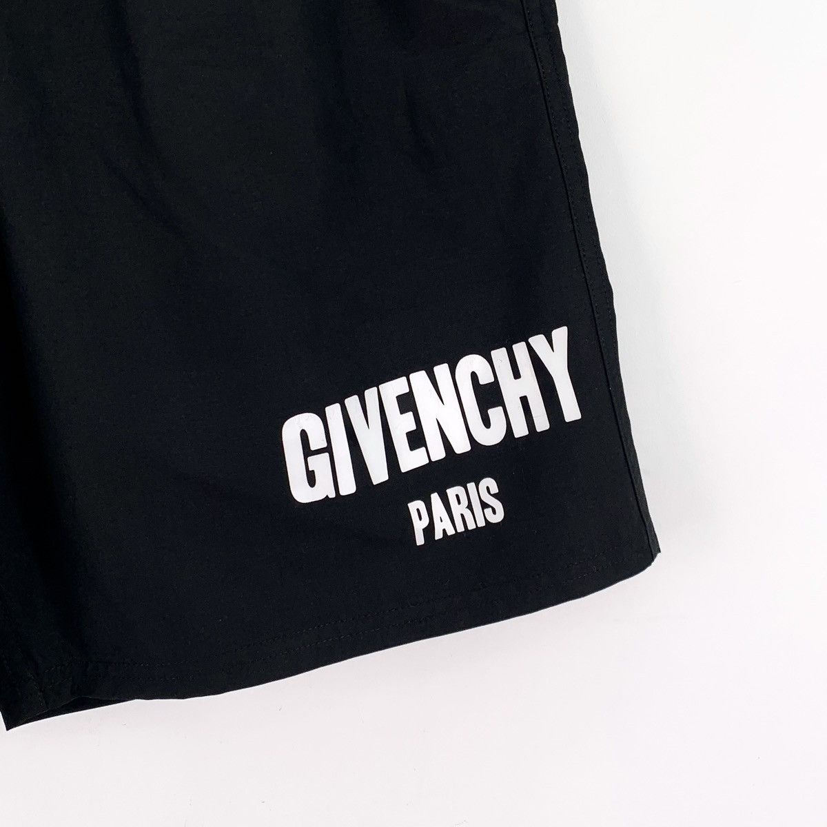 Givenchy Givenchy Black Logo Letter Print Casual Shorts K26WX Size US 30 / EU 46 - 4 Thumbnail