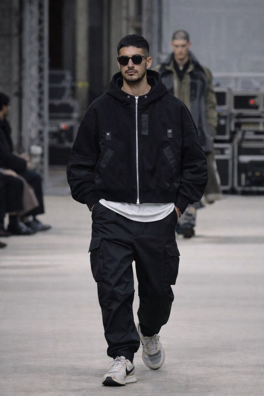 Sacai sacai Cropped Hooded Bomber Jacket Size 2 Oversized Fit Size US M / EU 48-50 / 2 - 13 Thumbnail