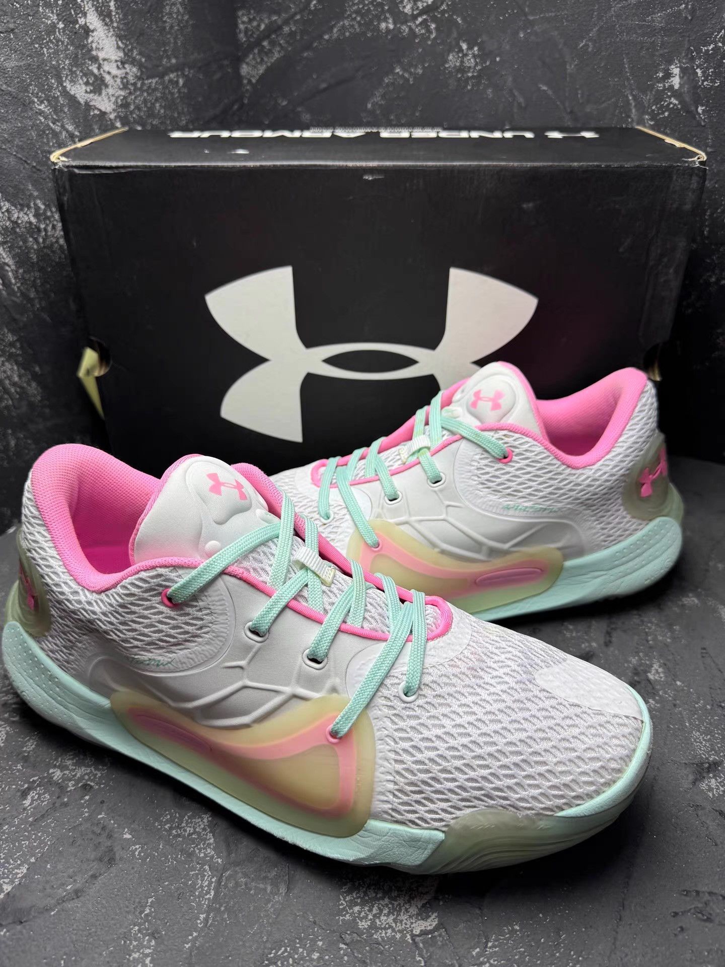 Under Armour Under Armour Spawn 2 Color: White, Pink & Green Q10 Size US 9.5 / EU 42-43 - 2 Thumbnail