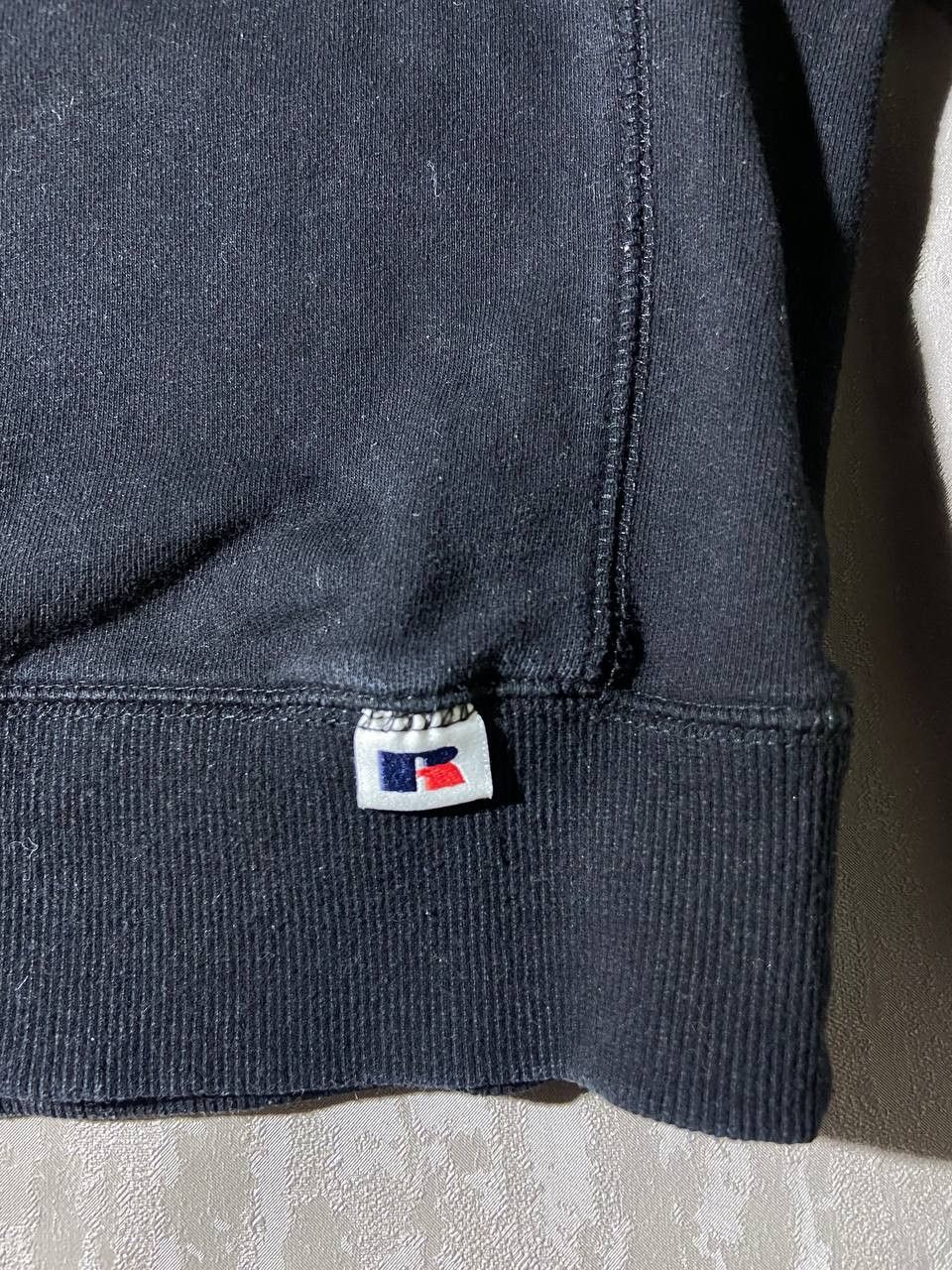 Russell Athletic × Vintage Vintage Russell Athletic Crewneck Sweatshirt Central Logo Size US S / EU 44-46 / 1 - 6 Thumbnail