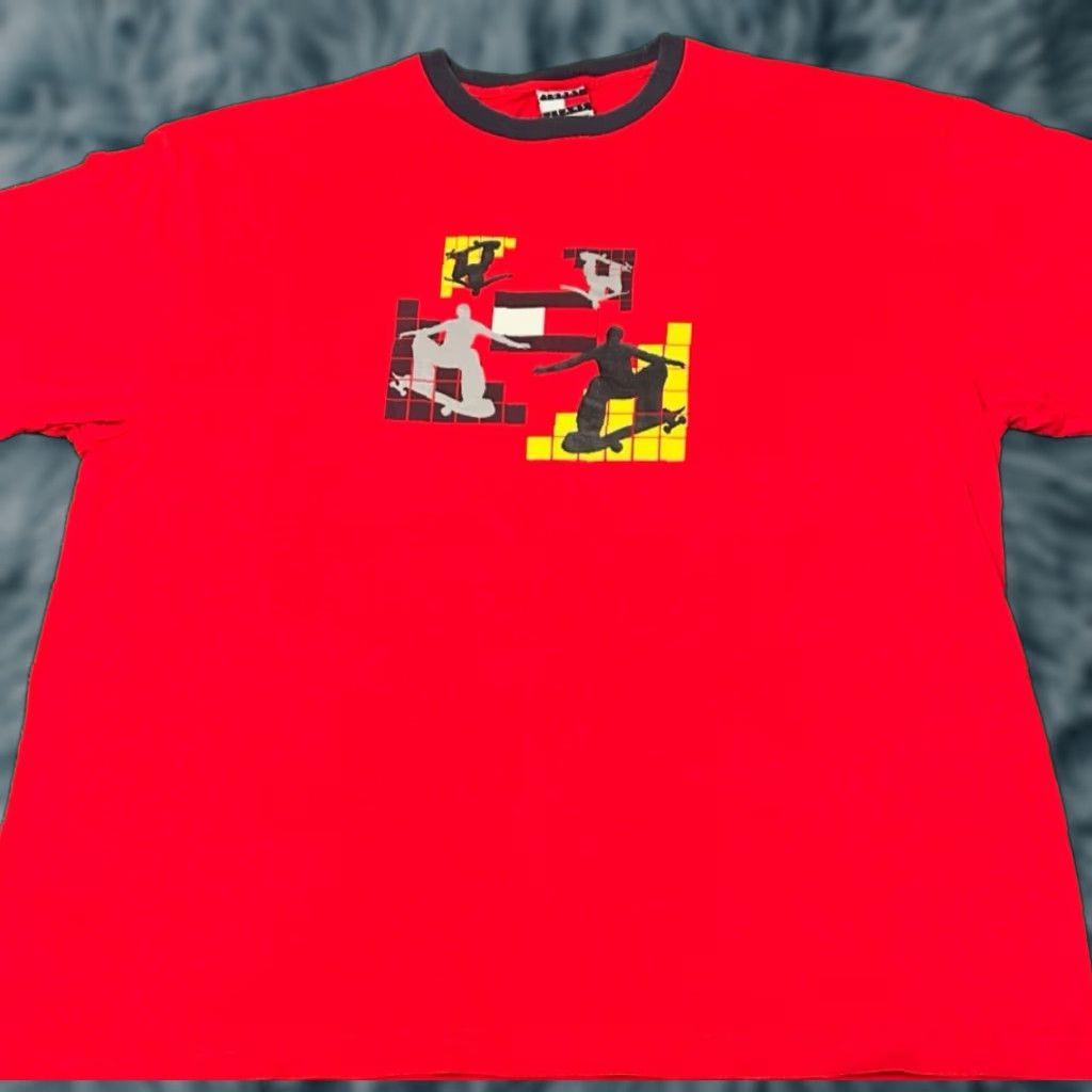 Tommy Hilfiger VINTAGE Tommy Hilfiger Shirt Skateboard Skater Graphic 2XL Red 90s Hip Hop Grunge USA Punk Skate Tee Mens 1990s Size US XXL / EU 58 / 5 - 1 Thumbnail