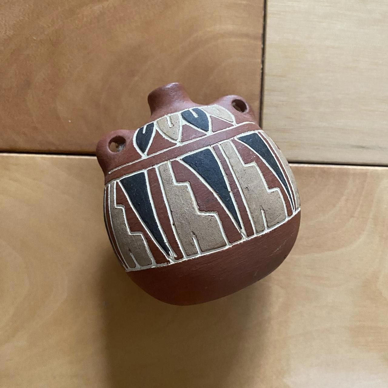 Native Native American Signed Miniature Pottery Size ONE SIZE - 2 Thumbnail