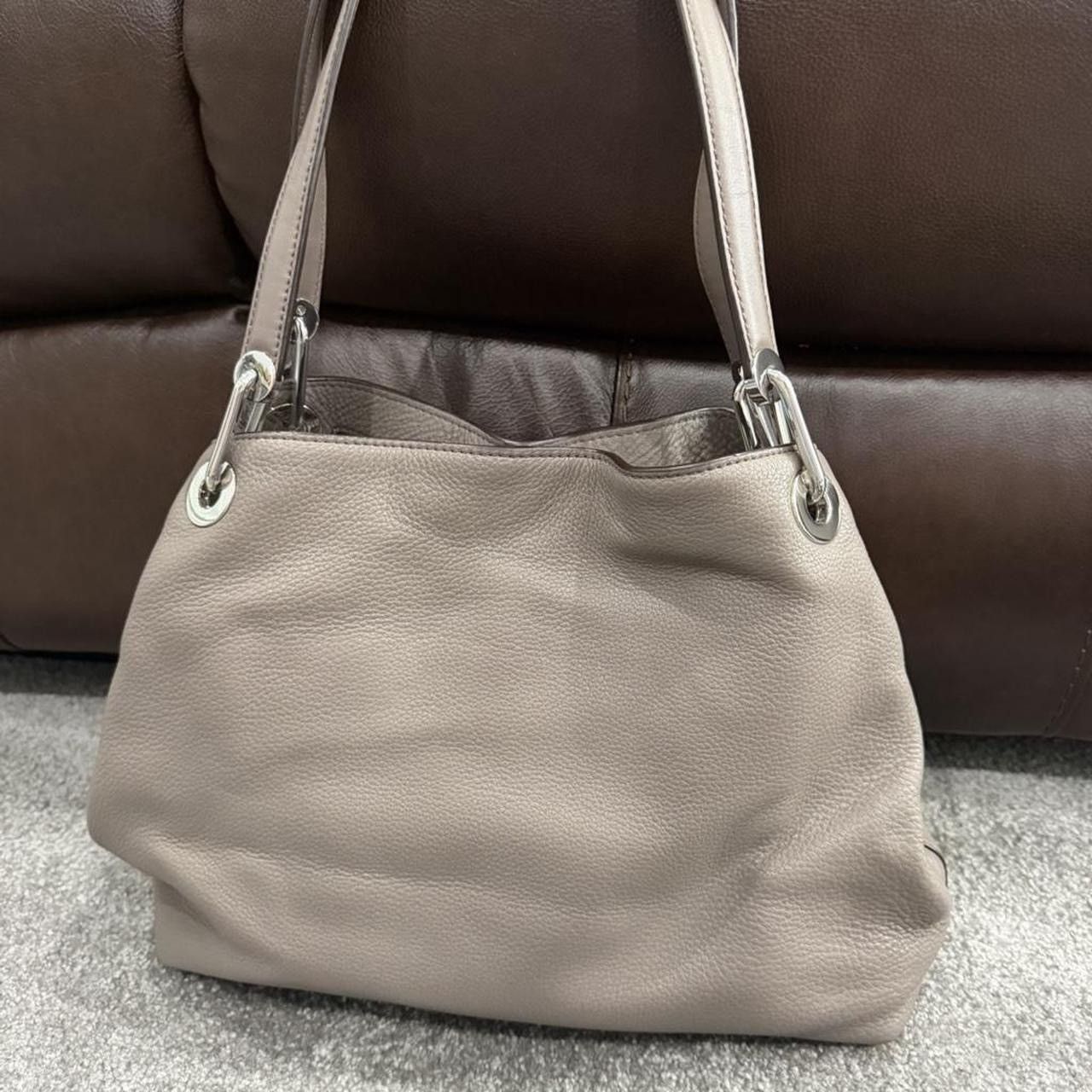 Michael Kors Michael Kors Pebbled Leather Shoulder Bag Size ONE SIZE - 2 Thumbnail