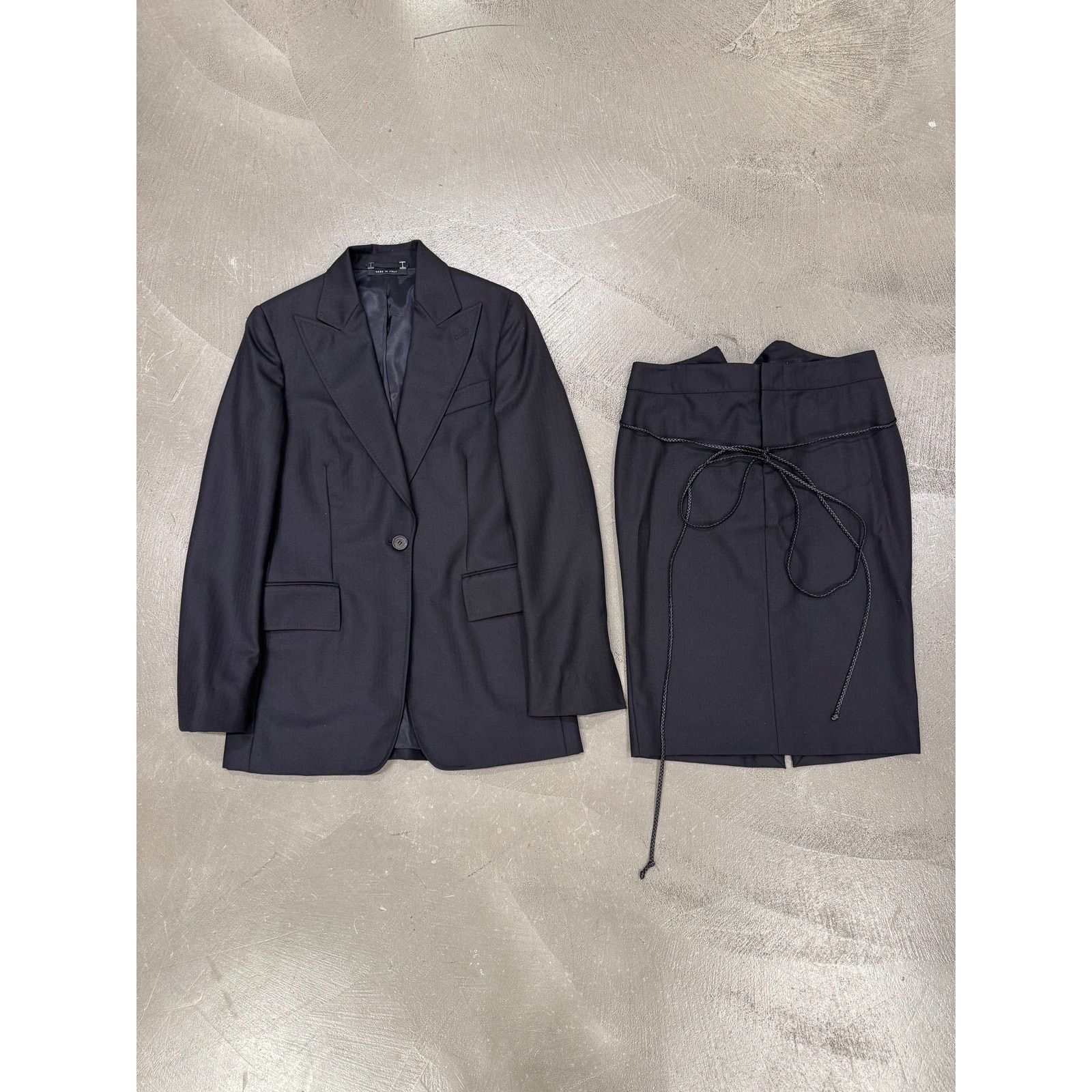 Gucci A/W2002 Gucci by Tom Ford blazer and skirt set leather cord Size 28" / US 6 / IT 42 - 3 Thumbnail