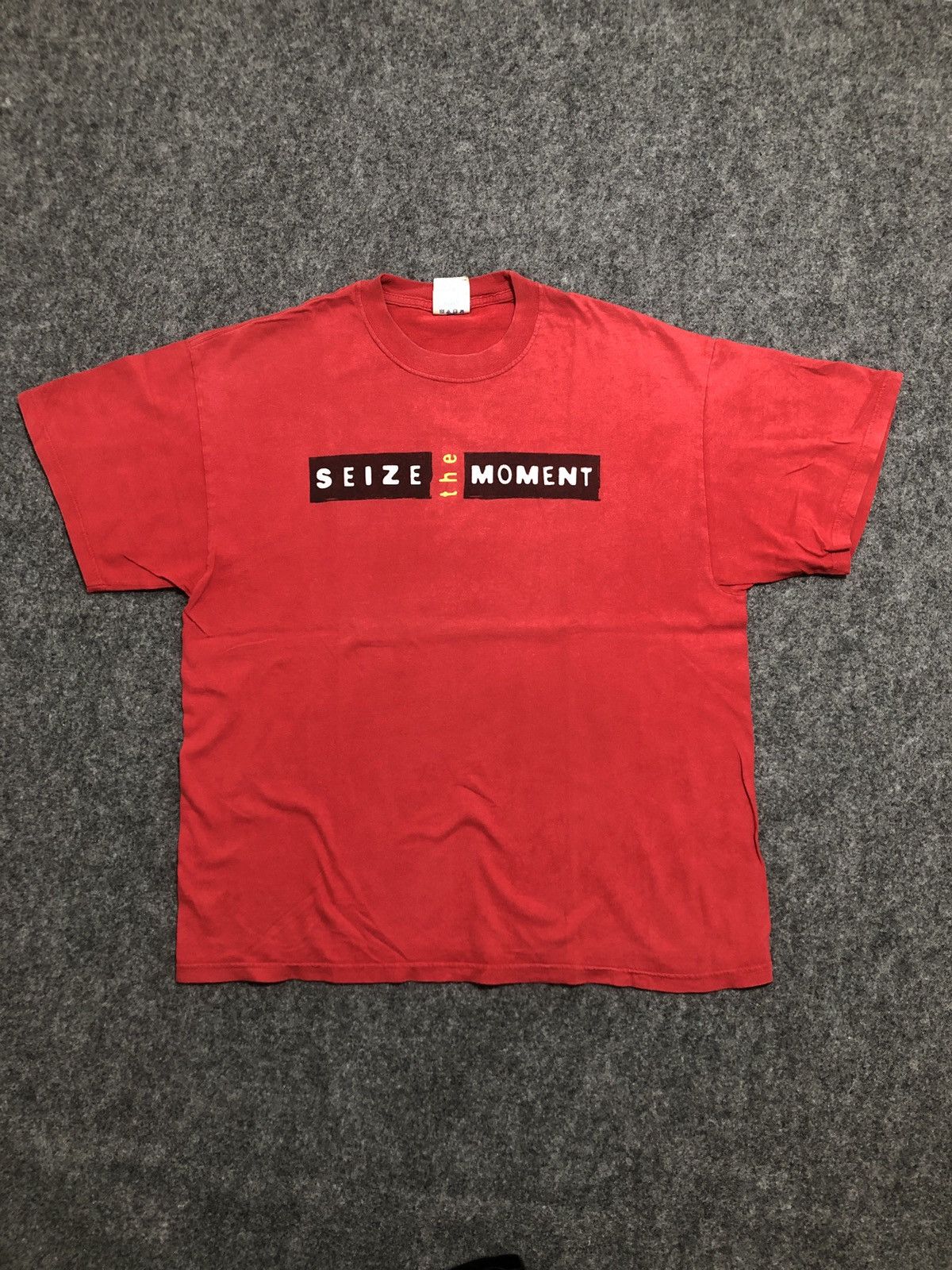 Vintage Vintage Seize The Moment T-Shirt Size US XL / EU 56 / 4 - 1 Thumbnail