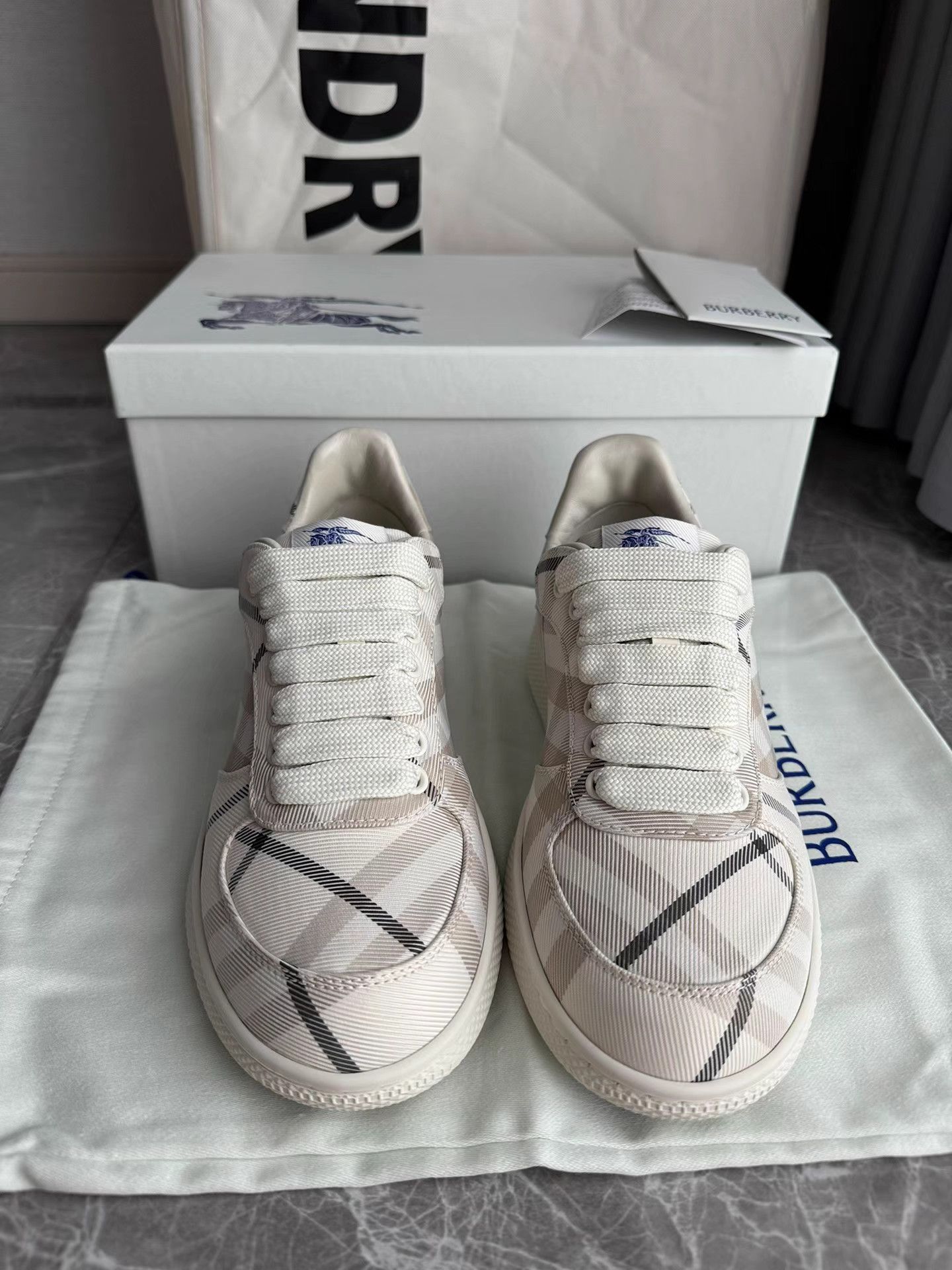 Burberry Burberry Terrace Check Sneakers K6 Size US 6 / IT 36 - 3 Thumbnail
