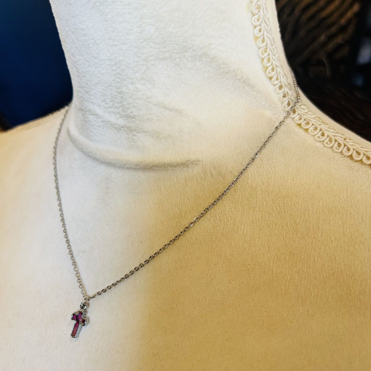 Handmade Handcrafted dyed abalone cross pendant on chain necklace Size ONE SIZE - 4 Thumbnail