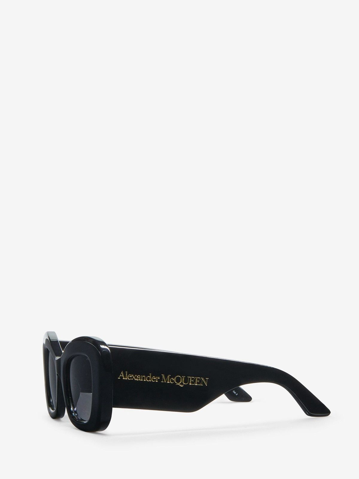 Women's Bold Cat-Eye Sunglasses in Black