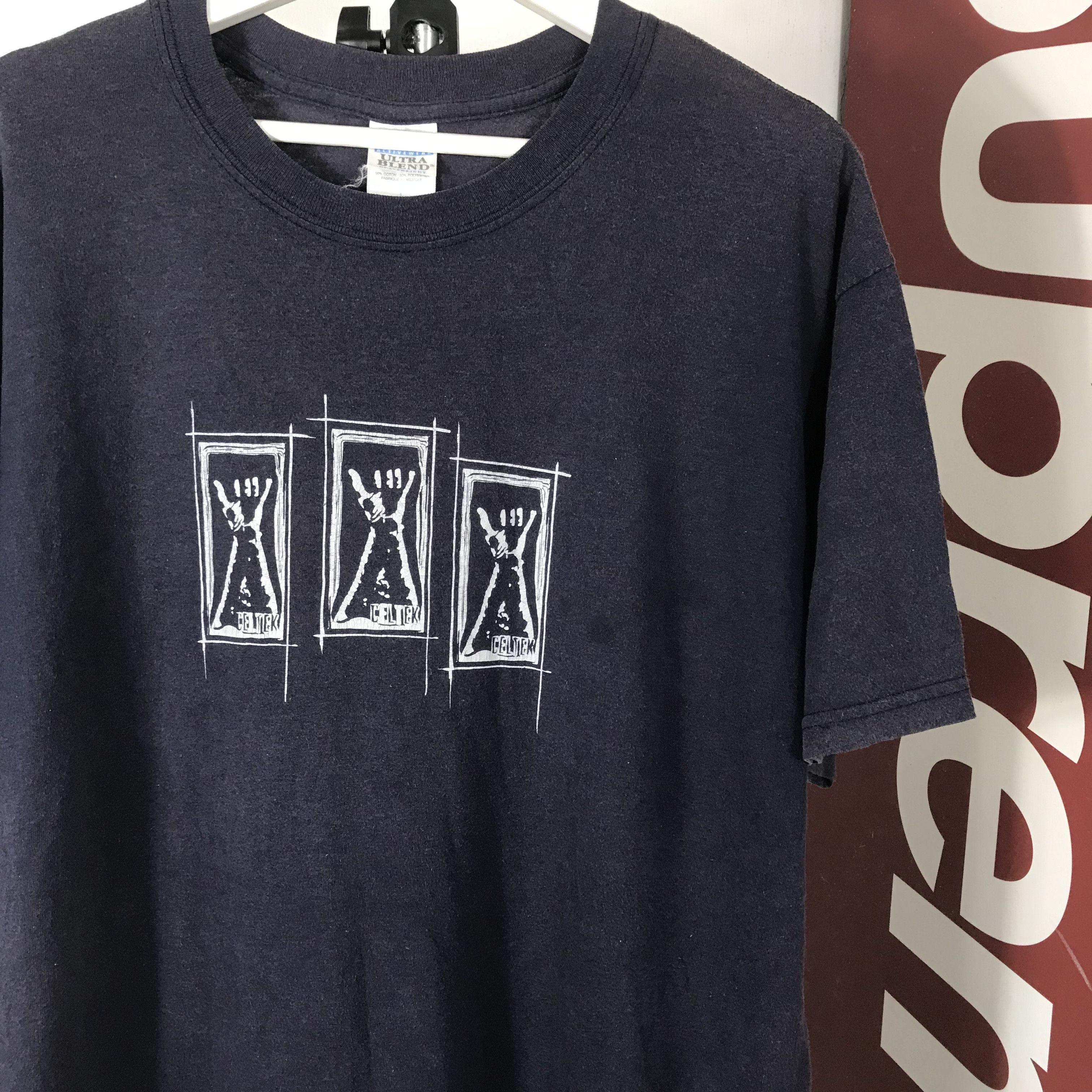 Vintage Vintage celtek hand on board artwork JIMMY'Z Surf Skate tees Size US L / EU 52-54 / 3 - 3 Thumbnail