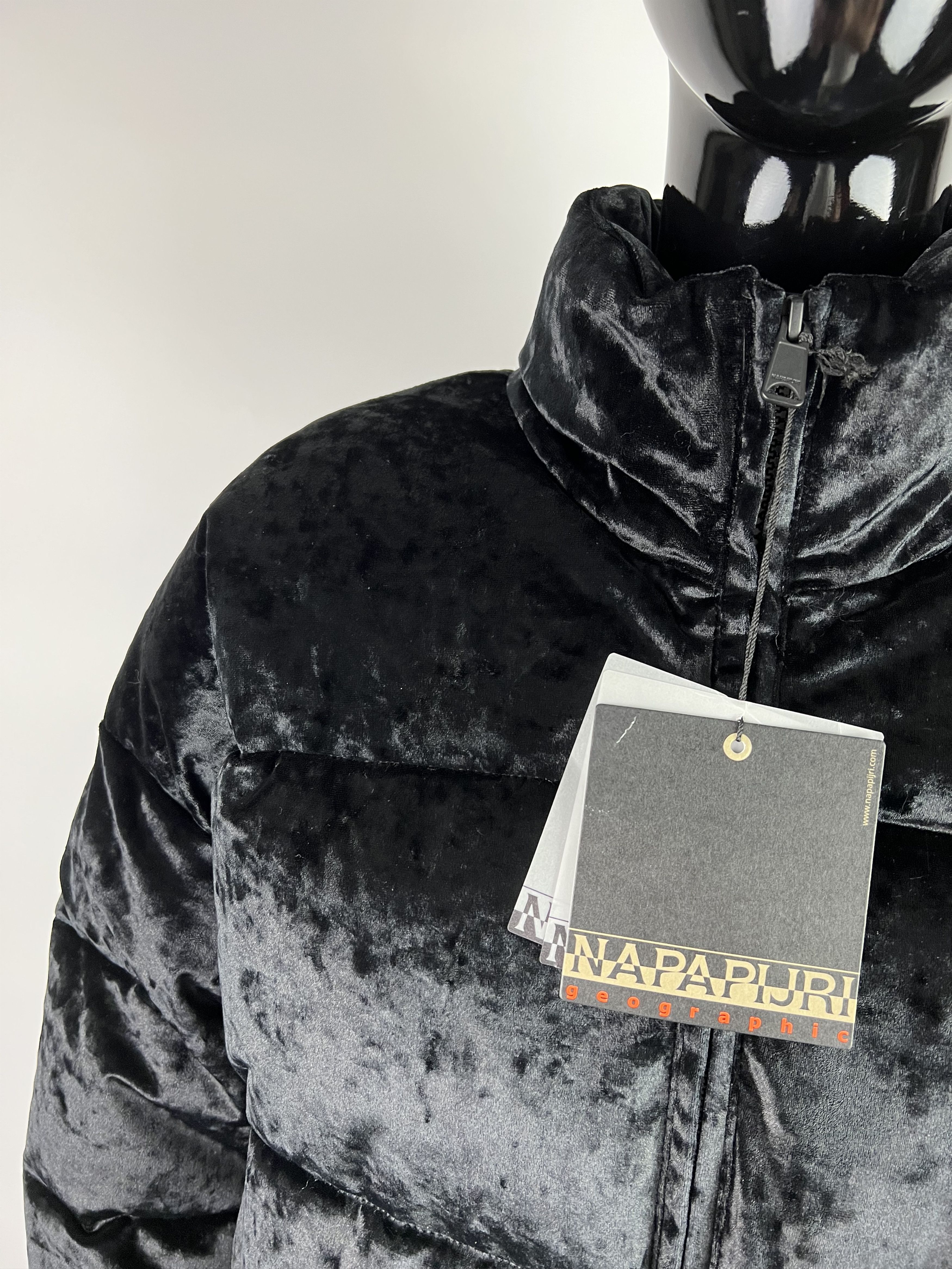 Napapijri NWT Napapijri Women's Black Velour Winter Jacket Size M Size M / US 6-8 / IT 42-44 - 7 Thumbnail