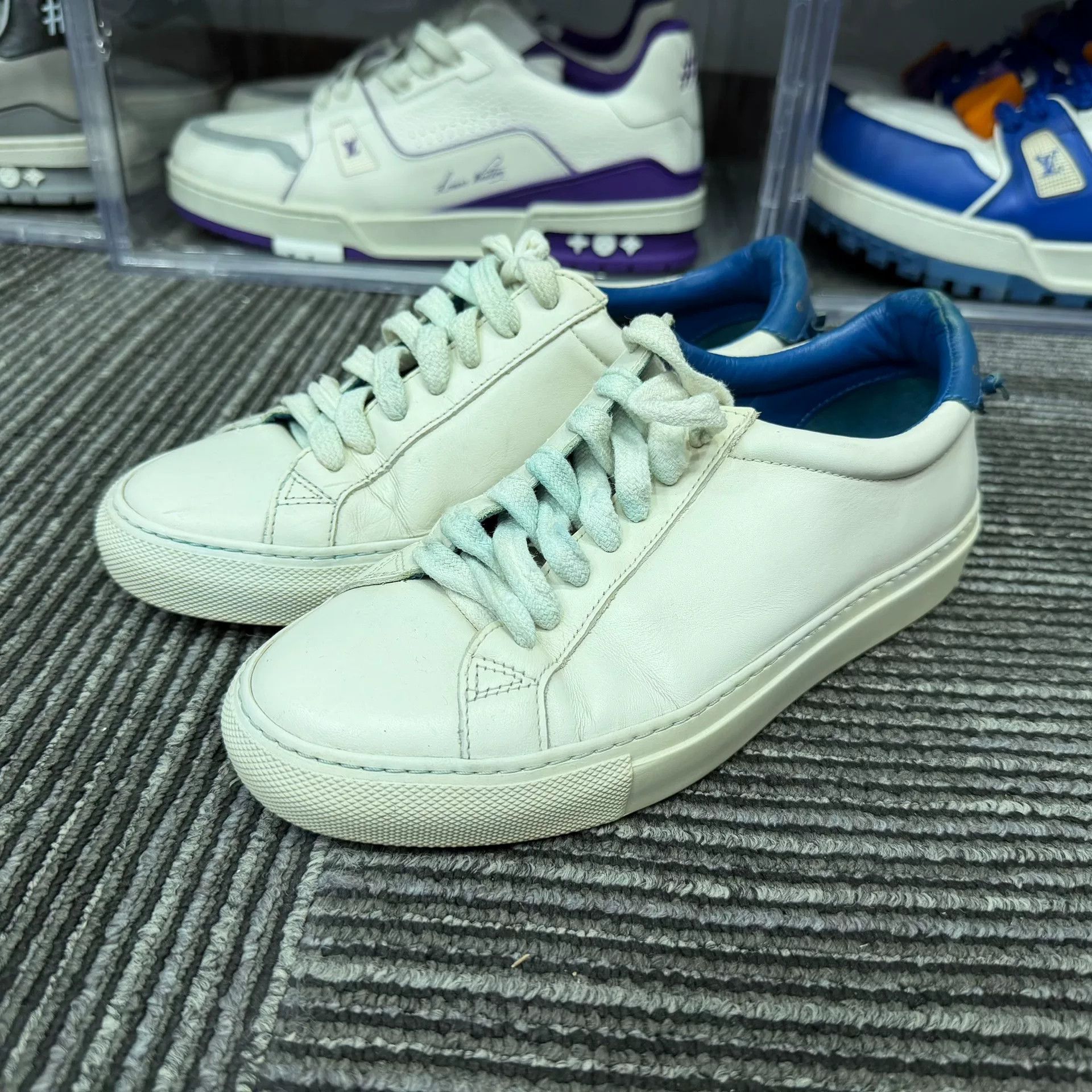 Givenchy Givenchy White Lowtop Sneakers us_5 Women Size US 5 / IT 35 - 1 Thumbnail