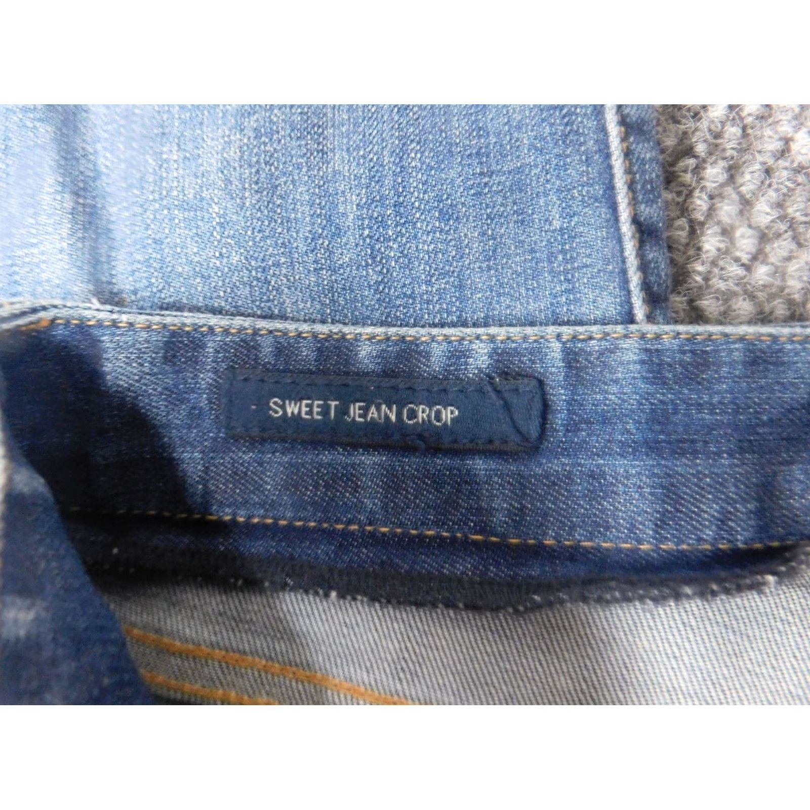 Lucky Brand Lucky Brand Jeans Cropped Women 4 Blue Denim Cotton Blend Zipper Inseam 24 in Regular Rise Cropped 24in Center Zippered blue Women Jeans Size 27" / US 4 / IT 40 - 4 Thumbnail