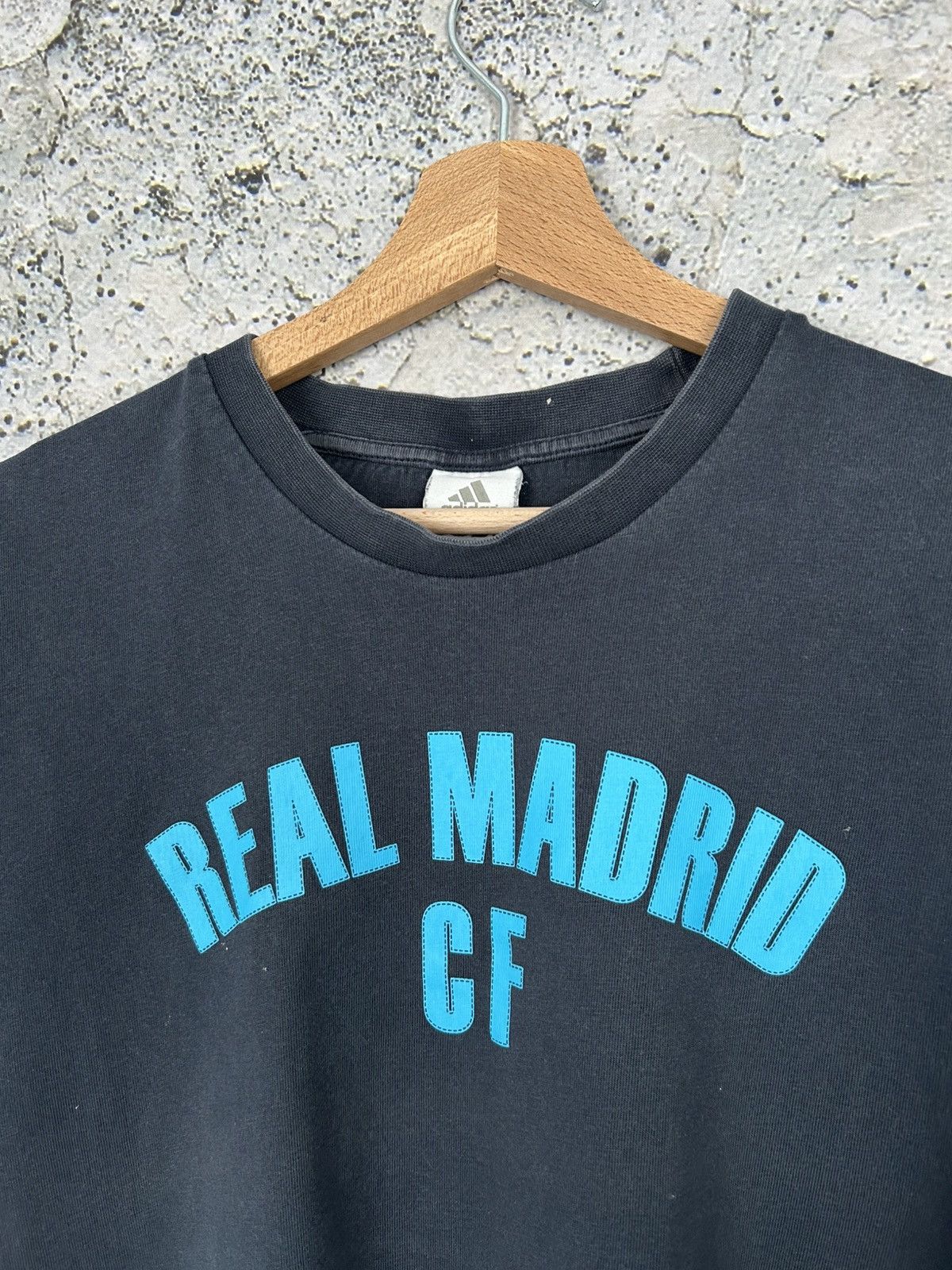 Adidas Vintage Real Madrid Adidas Graphic Tee Football Jersey Size US M / EU 48-50 / 2 - 3 Thumbnail