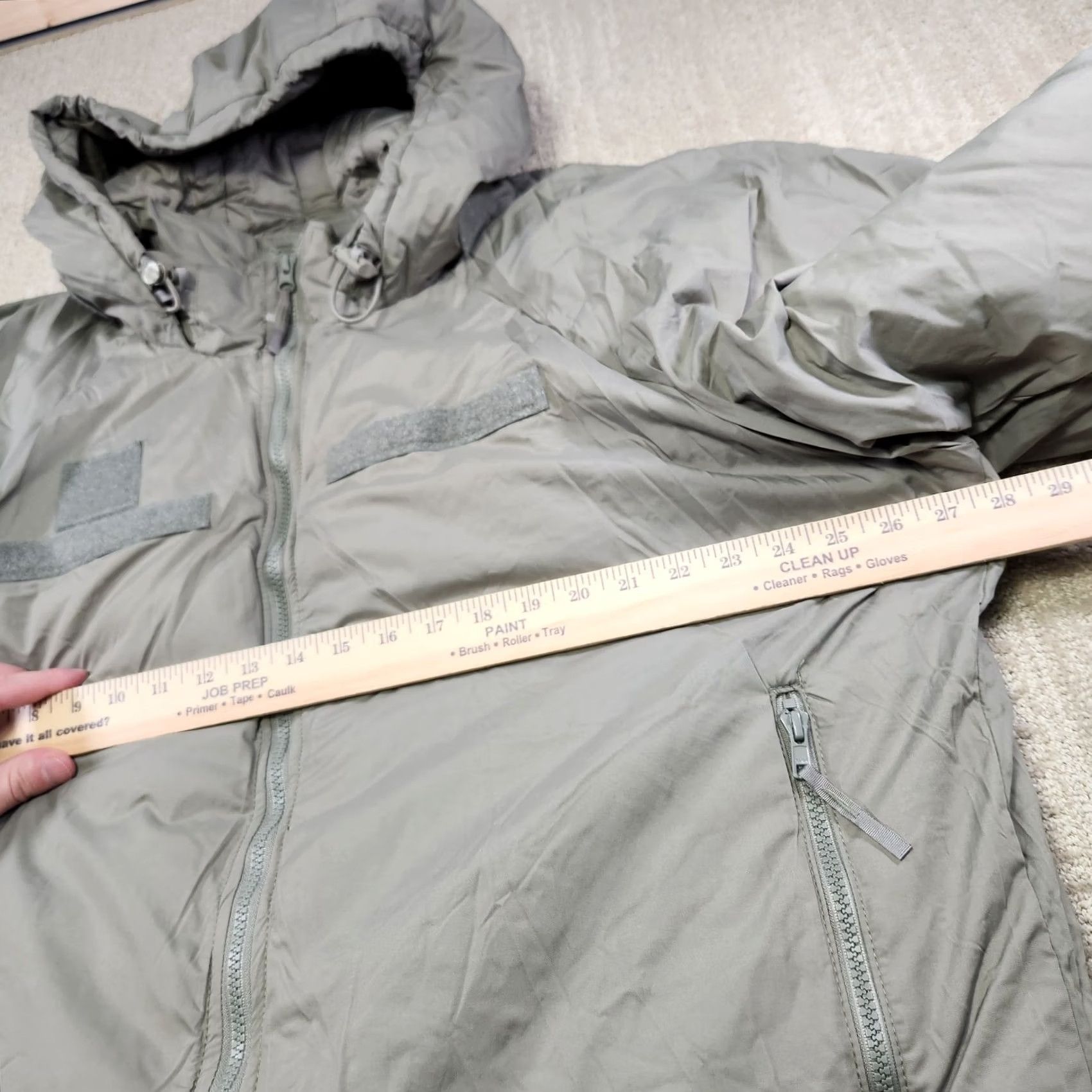 Layer 8 Extreme Cold Weather Parka Gen III Layer 7 Large Regular US Army Jacket Size US L / EU 52-54 / 3 - 6 Thumbnail