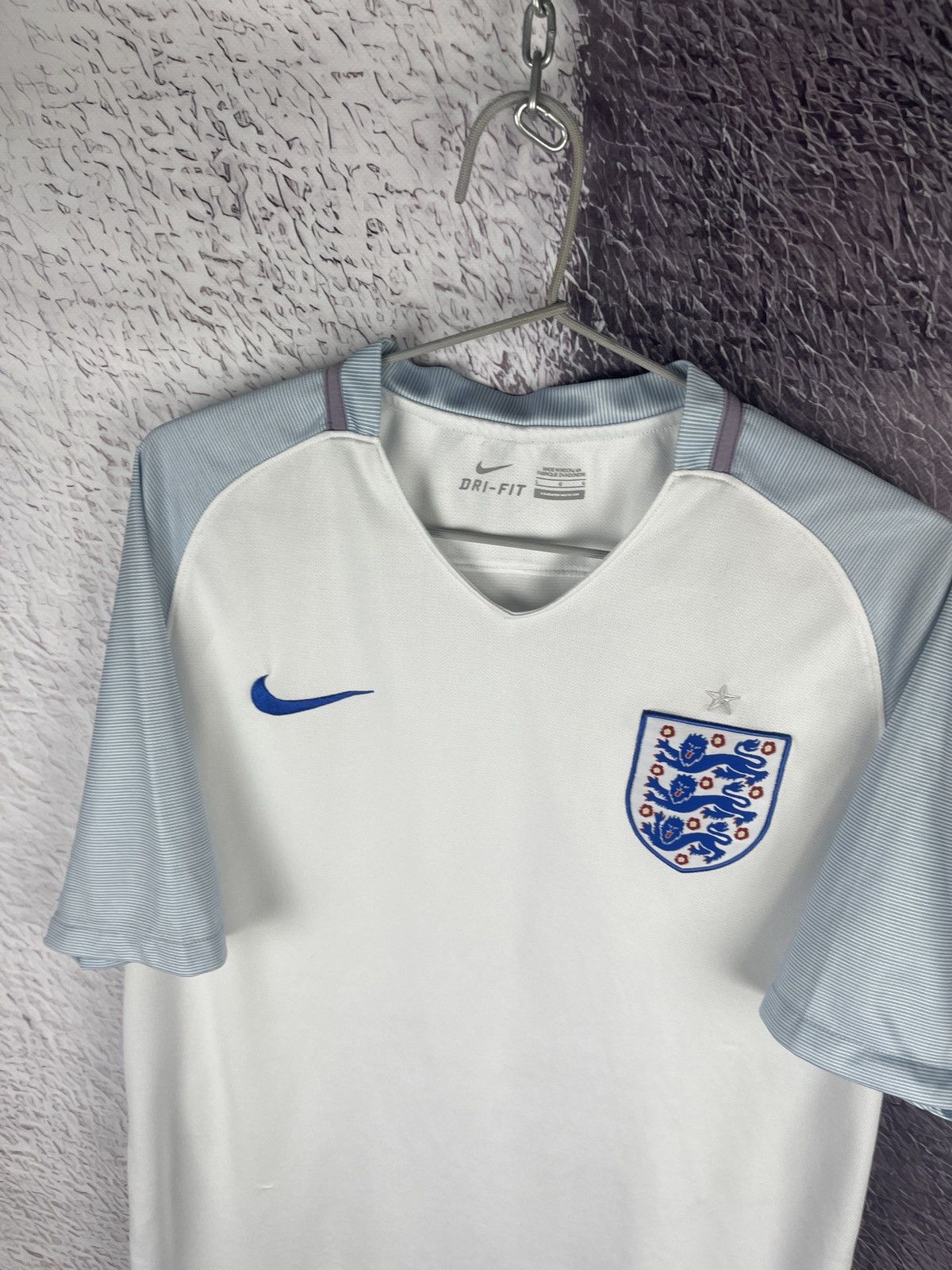 Nike Nike England 2016 2018 home soccer jersey football shirt Size US L / EU 52-54 / 3 - 6 Thumbnail