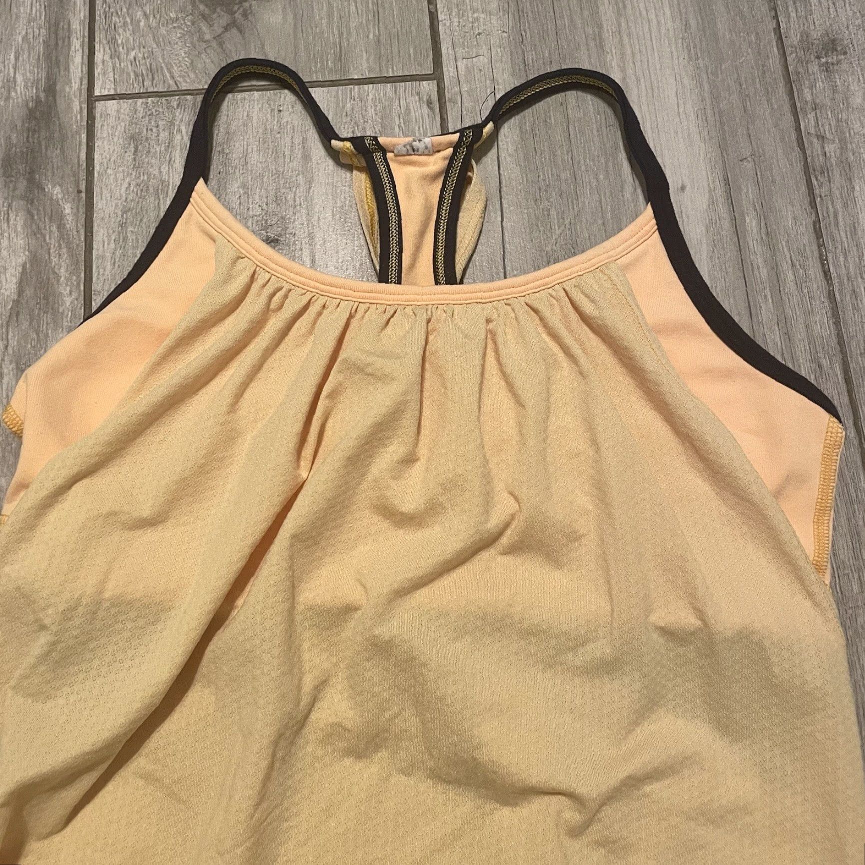 Lululemon Lululemon Athletica Tank Women 4 No Limits Shelf Bra No Pads Yellow Navy Multicolor Sleeveless Activewear Dress Codes Womens Size ONE SIZE - 4 Thumbnail