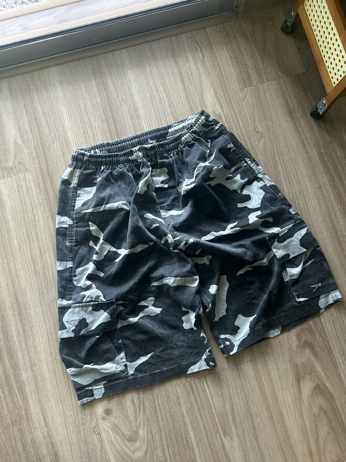 Stussy Vintage 90s Stussy Camouflage Baggy Cargo Shorts Size US 32 / EU 48 - 2 Thumbnail