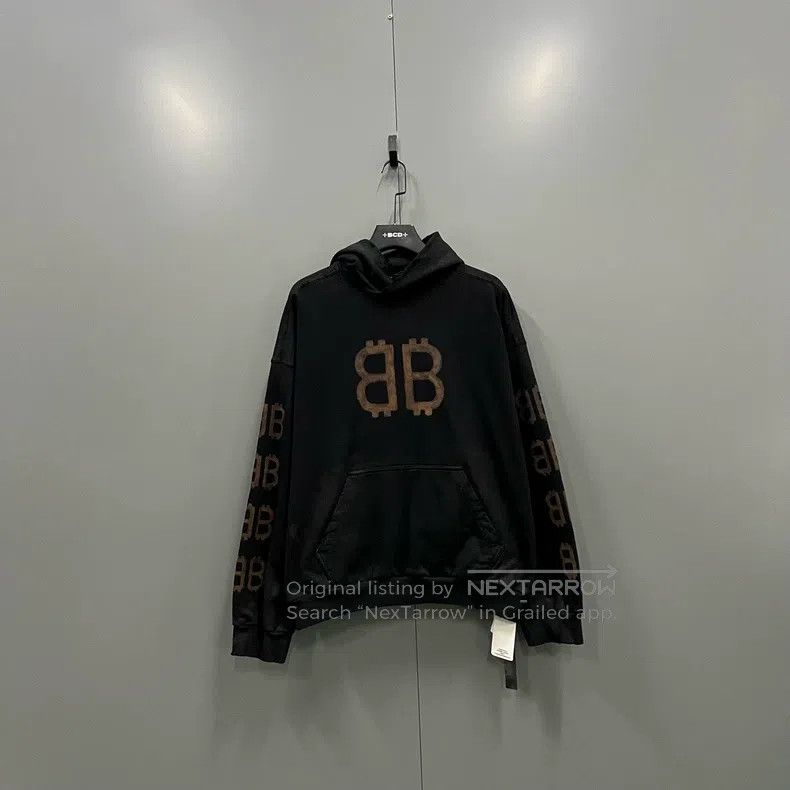 Balenciaga Balenciaga Vintage BB Printed Qilin Arm Hoodie Size US S / EU 44-46 / 1 - 1 Thumbnail