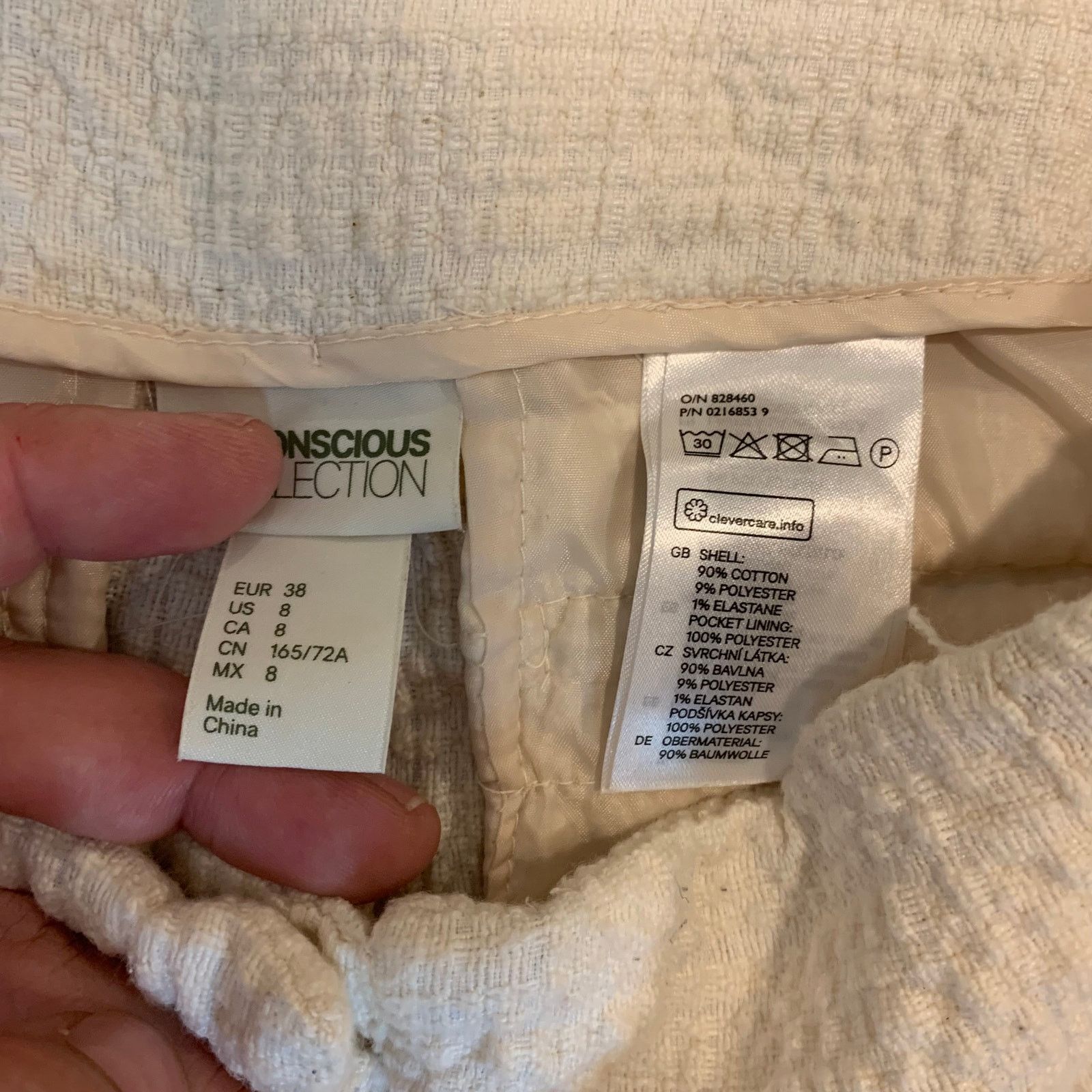 H&M H&M Cream Ivory Textured Pleated Shorts 8 M Medium Size 30" / US 8 / IT 44 - 6 Thumbnail