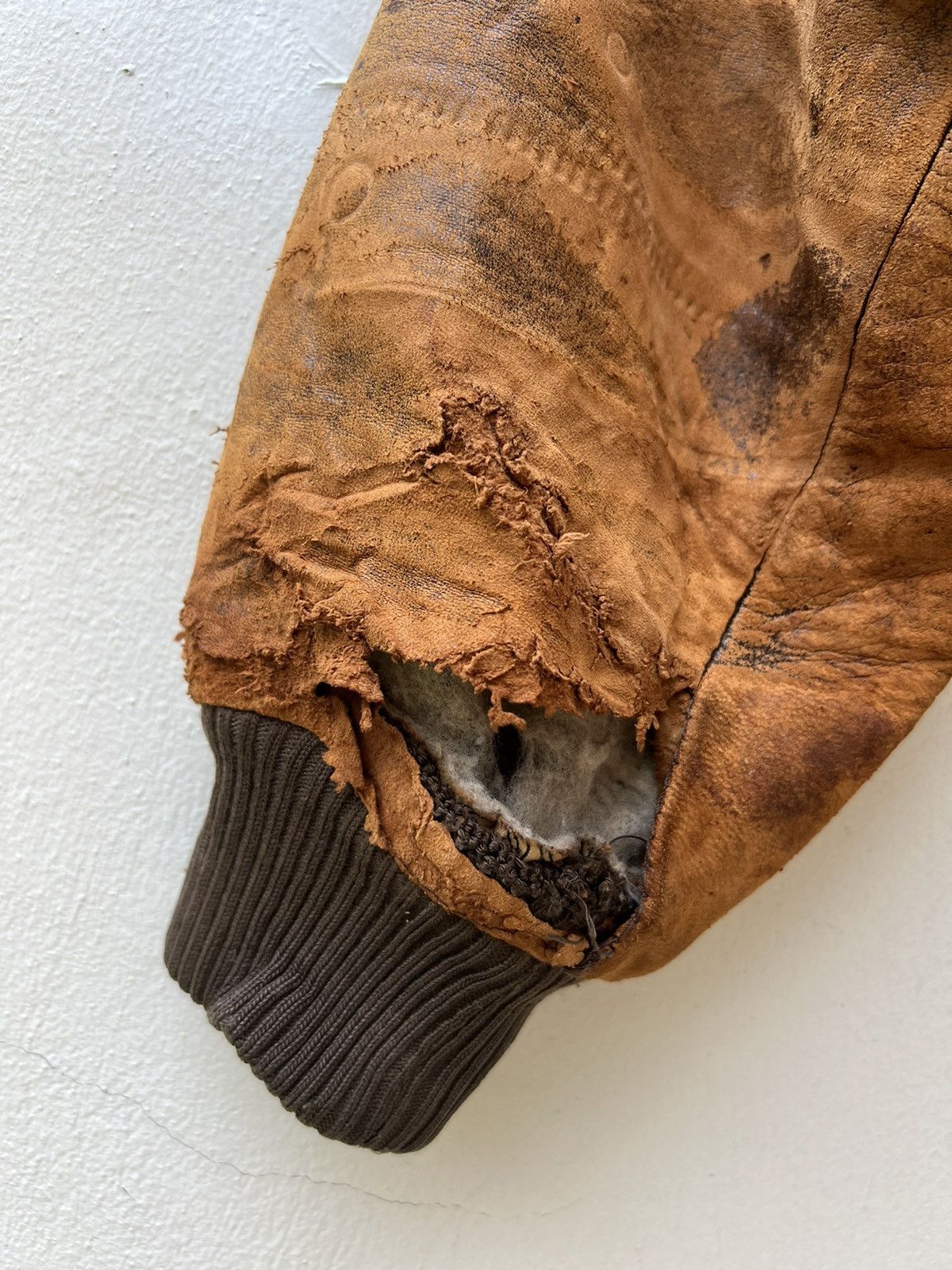 Leather Trashed 80s DEUX 2C Distressed A-2 Flight Leather Jacket Size US L / EU 52-54 / 3 - 12 Thumbnail