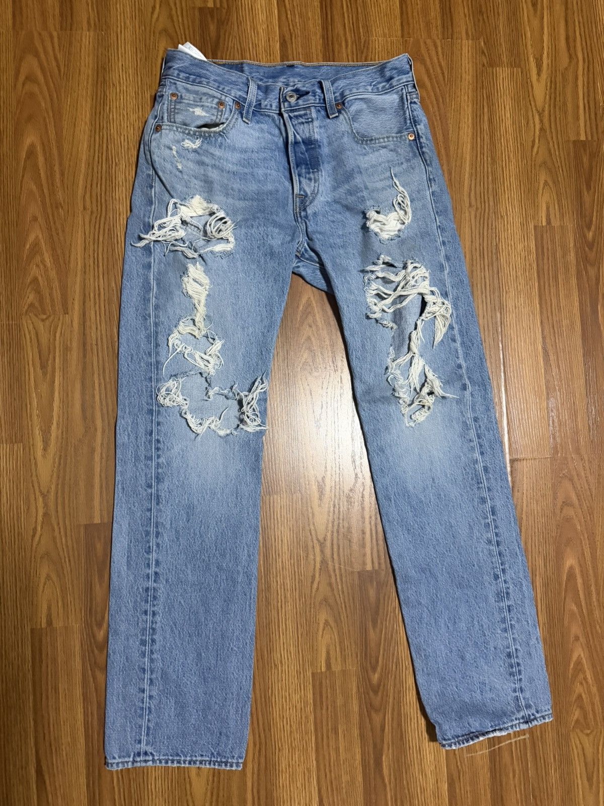 Levi's Levi's 501 button-fly ripped Y2K light wash denim jeans30x32 Size US 30 / EU 46 - 2 Thumbnail