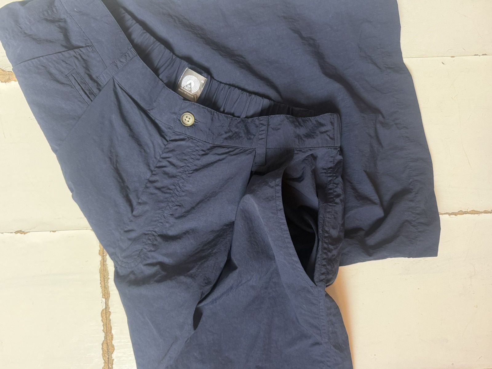 18east Pleated Navy Emery Short Size Medium in Blue, Men's (Size 32) — image 4 of 4