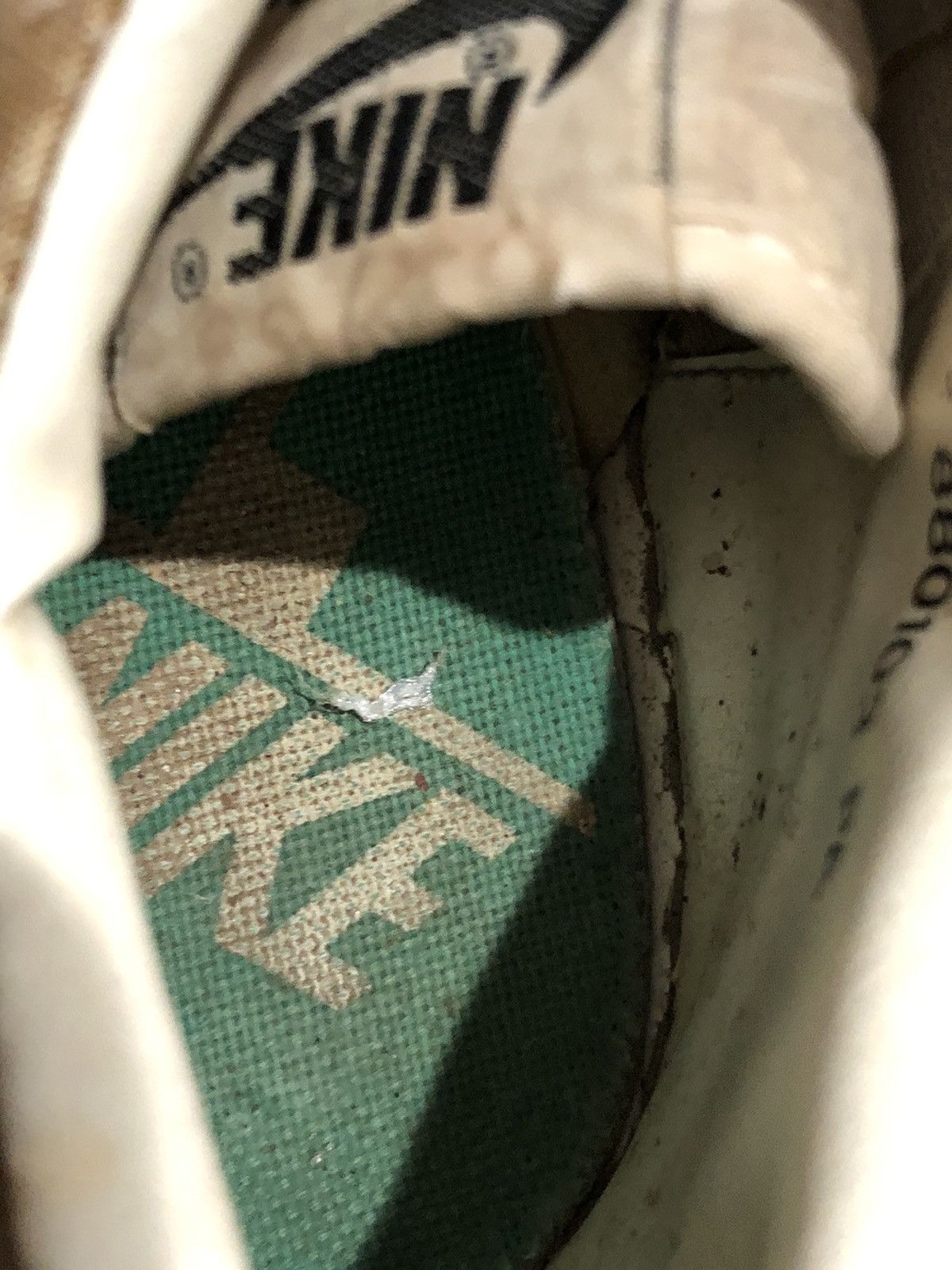 Nike × Vintage Vtg 1988 Nike Landshark Football Cleats Size US 6.5 / EU 39-40 - 14 Thumbnail