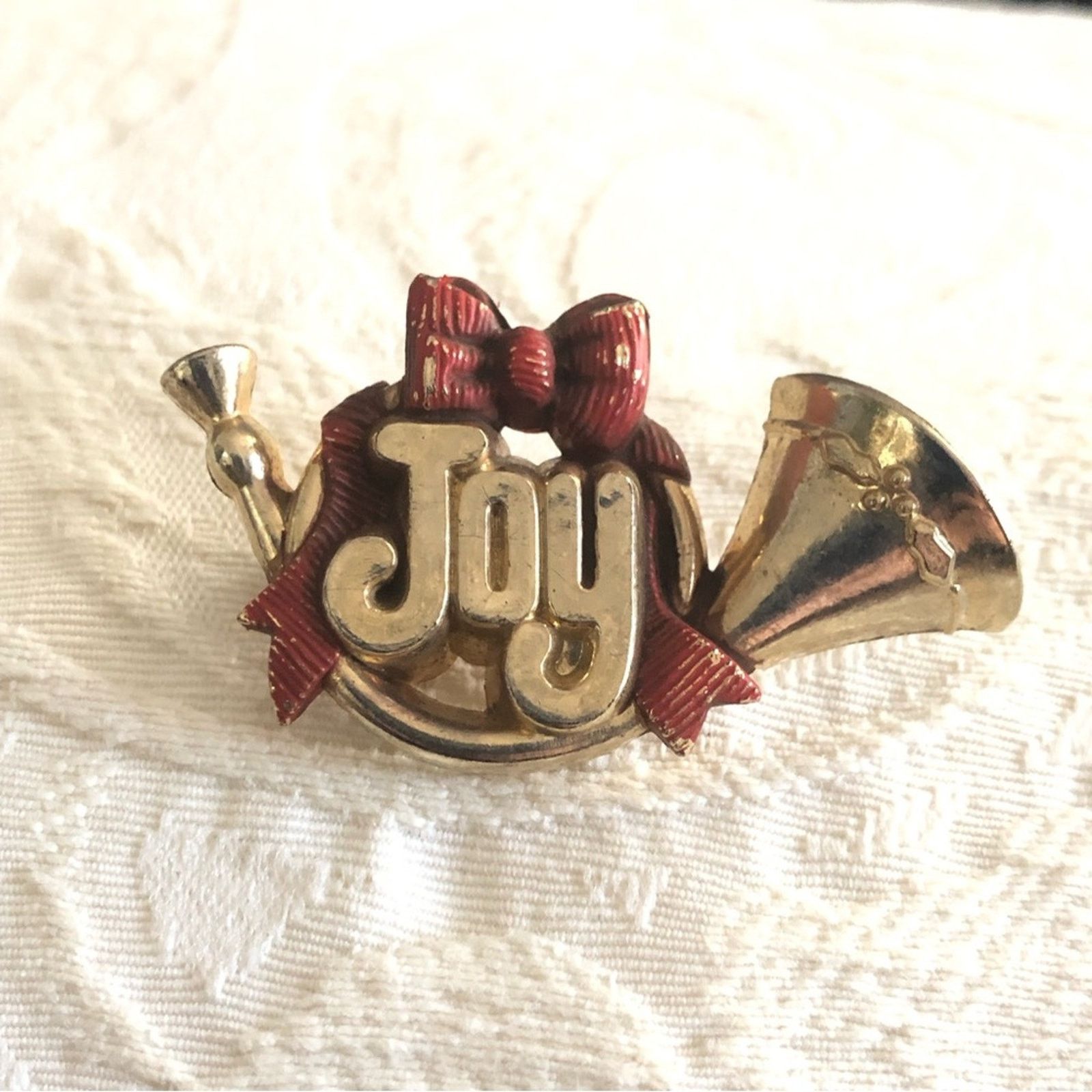 Vintage Vintage 1983 Hallmark Cards “Joy” Christmas brooch pin Size ONE SIZE - 1 Thumbnail