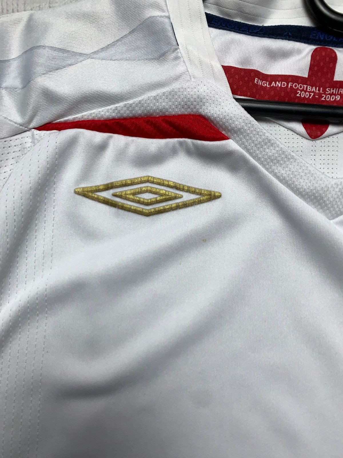 Umbro Vintage Umbro England soccer jersey size M long sleeve Size US M / EU 48-50 / 2 - 3 Thumbnail
