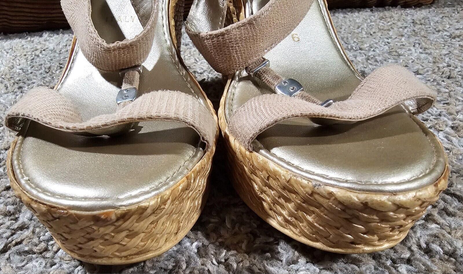 Designer italian shoemakers wicker Type wedge sandal Size 6 Size US 6 / IT 36 - 6 Thumbnail